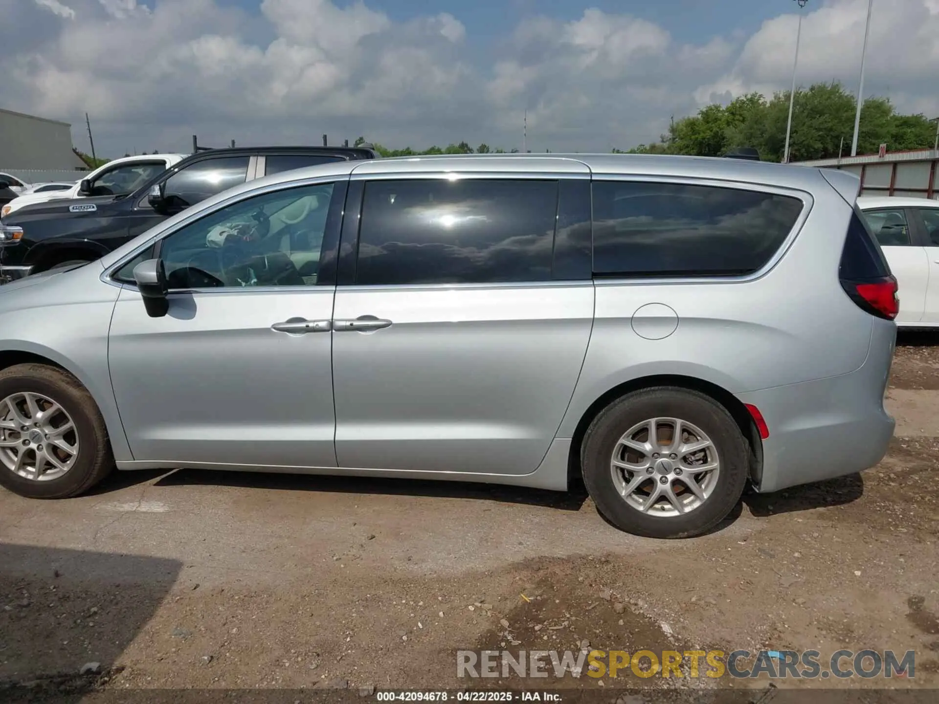 15 Фотография поврежденного автомобиля 2C4RC1BG4PR594204 CHRYSLER PACIFICA 2023