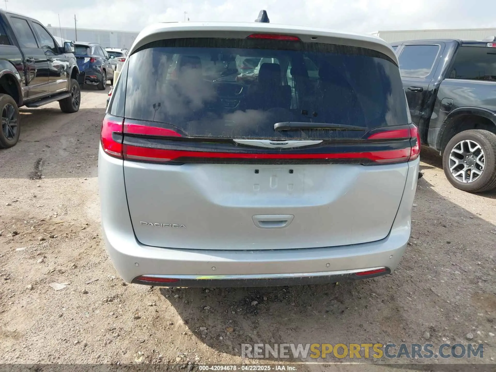 17 Фотография поврежденного автомобиля 2C4RC1BG4PR594204 CHRYSLER PACIFICA 2023