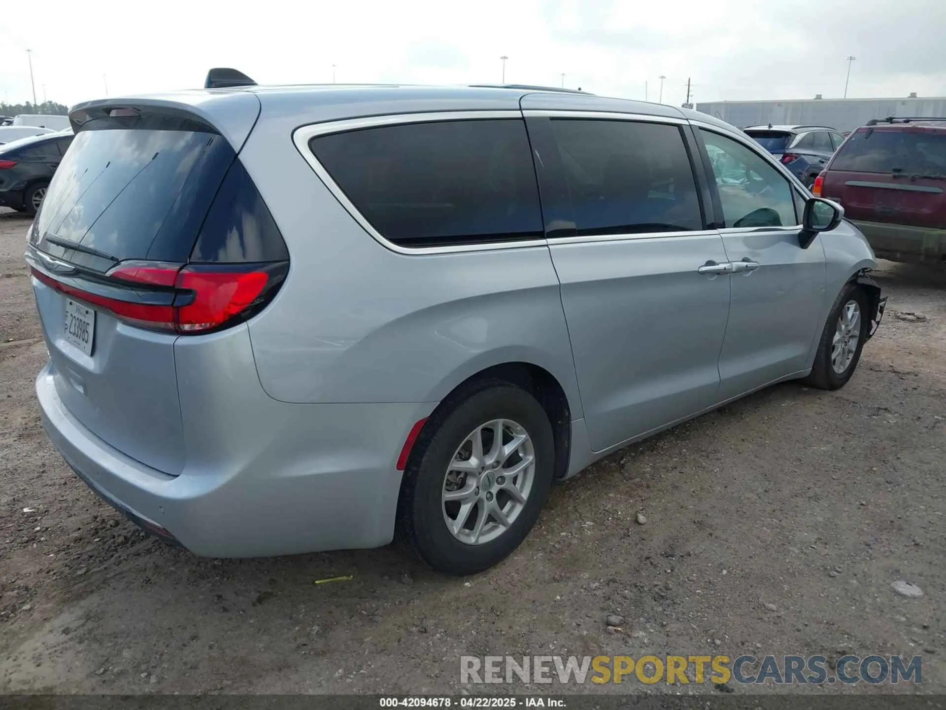 4 Фотография поврежденного автомобиля 2C4RC1BG4PR594204 CHRYSLER PACIFICA 2023