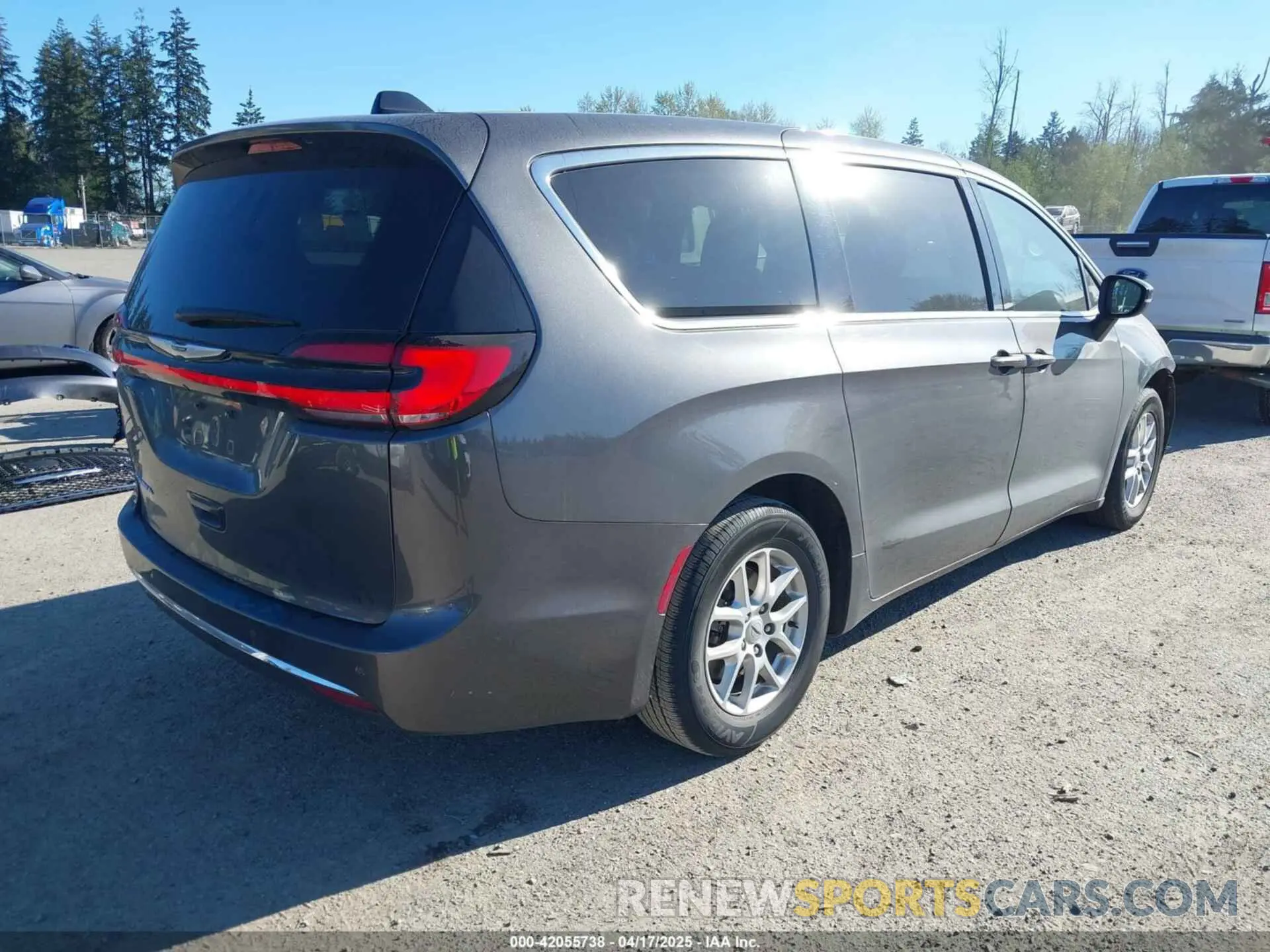 4 Фотография поврежденного автомобиля 2C4RC1BG5PR550499 CHRYSLER PACIFICA 2023