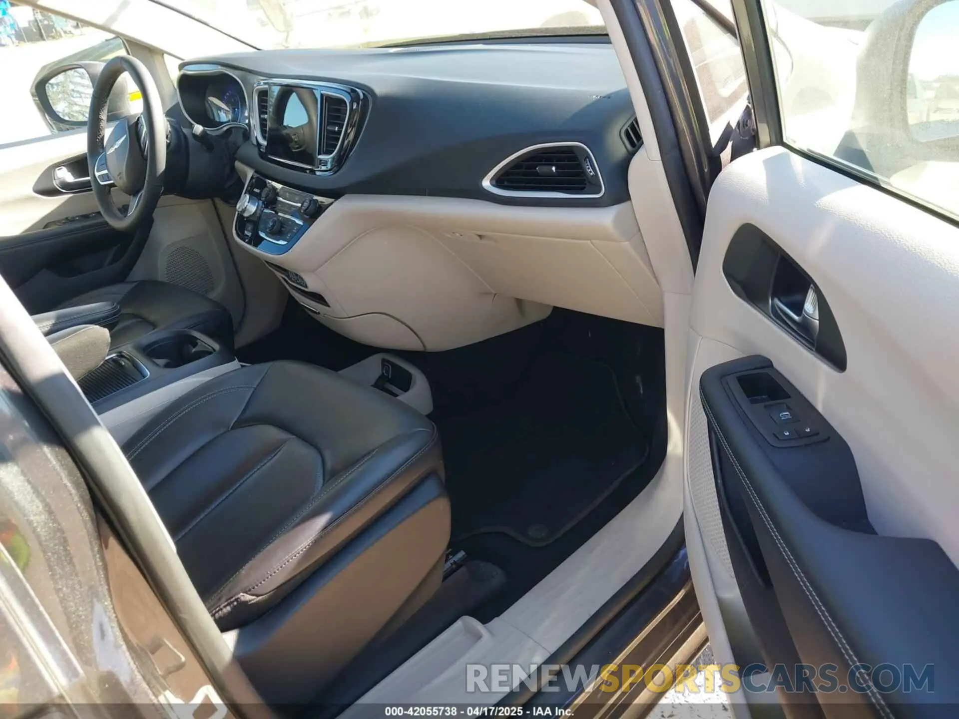 5 Фотография поврежденного автомобиля 2C4RC1BG5PR550499 CHRYSLER PACIFICA 2023