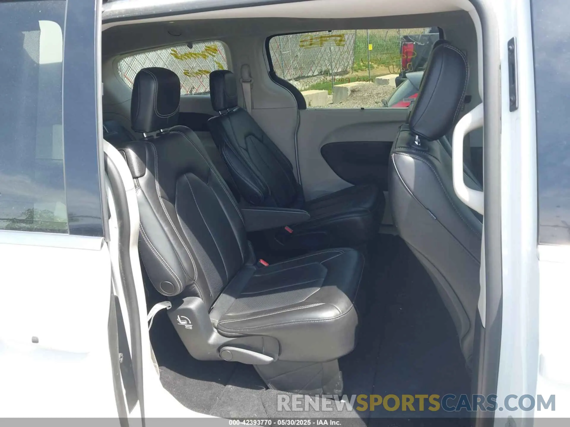 8 Фотография поврежденного автомобиля 2C4RC1BG5PR601256 CHRYSLER PACIFICA 2023