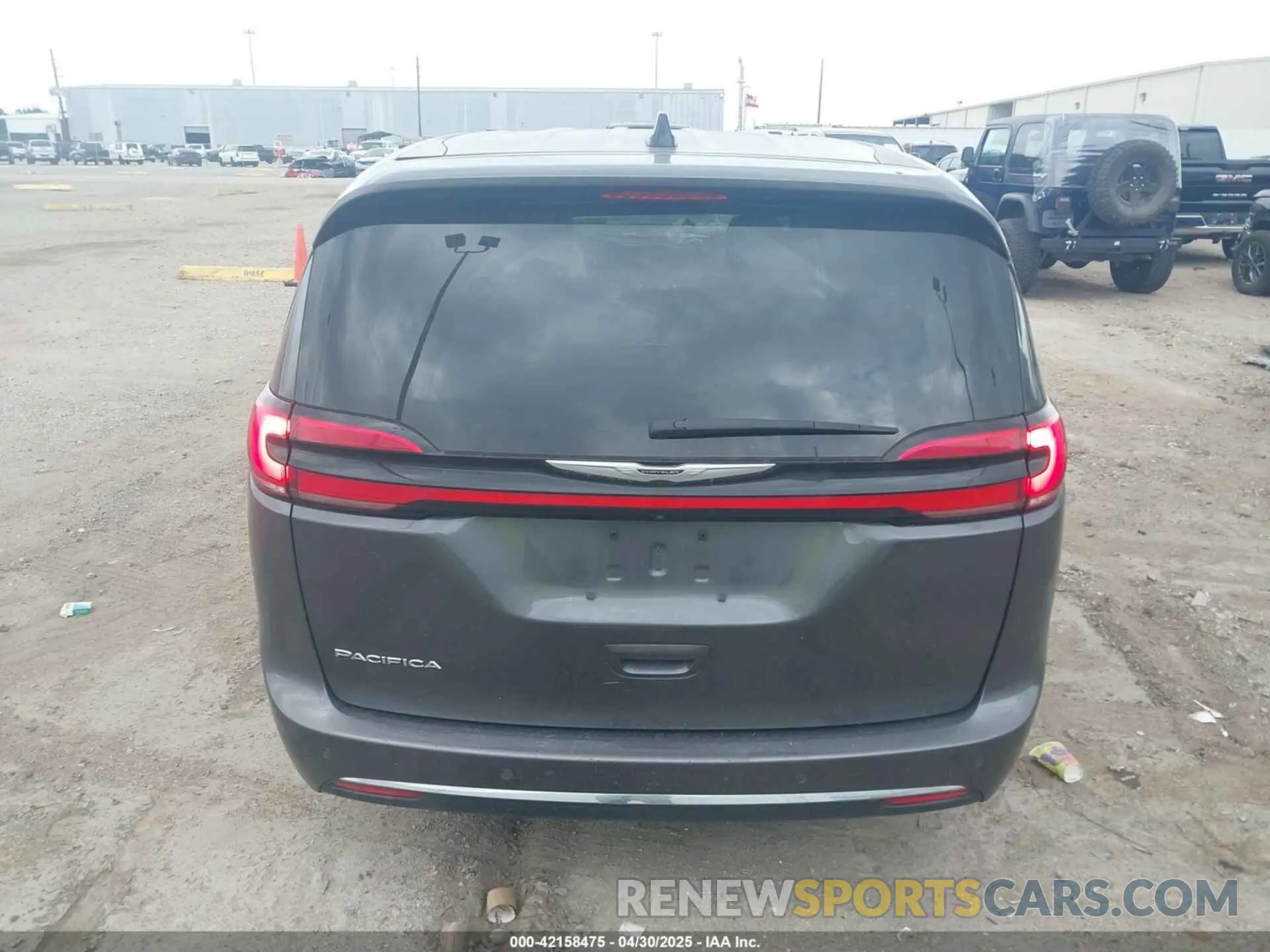 15 Photograph of a damaged car 2C4RC1BG5PR602455 CHRYSLER PACIFICA 2023