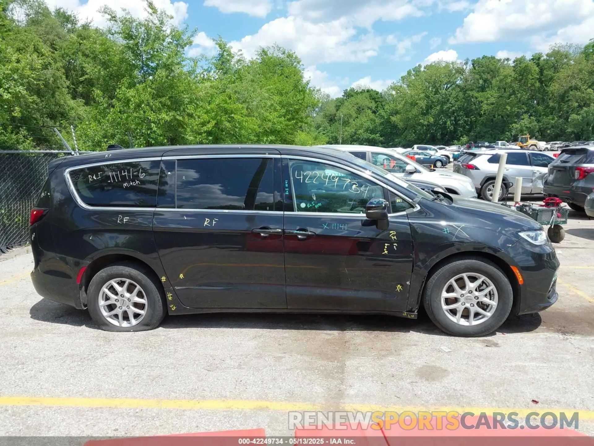 13 Фотография поврежденного автомобиля 2C4RC1BG5PR606425 CHRYSLER PACIFICA 2023