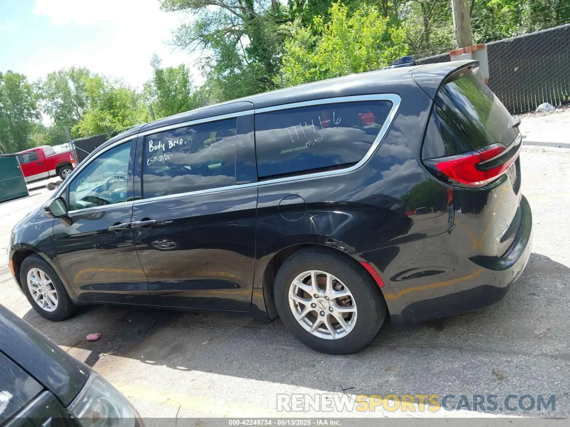 14 Фотография поврежденного автомобиля 2C4RC1BG5PR606425 CHRYSLER PACIFICA 2023