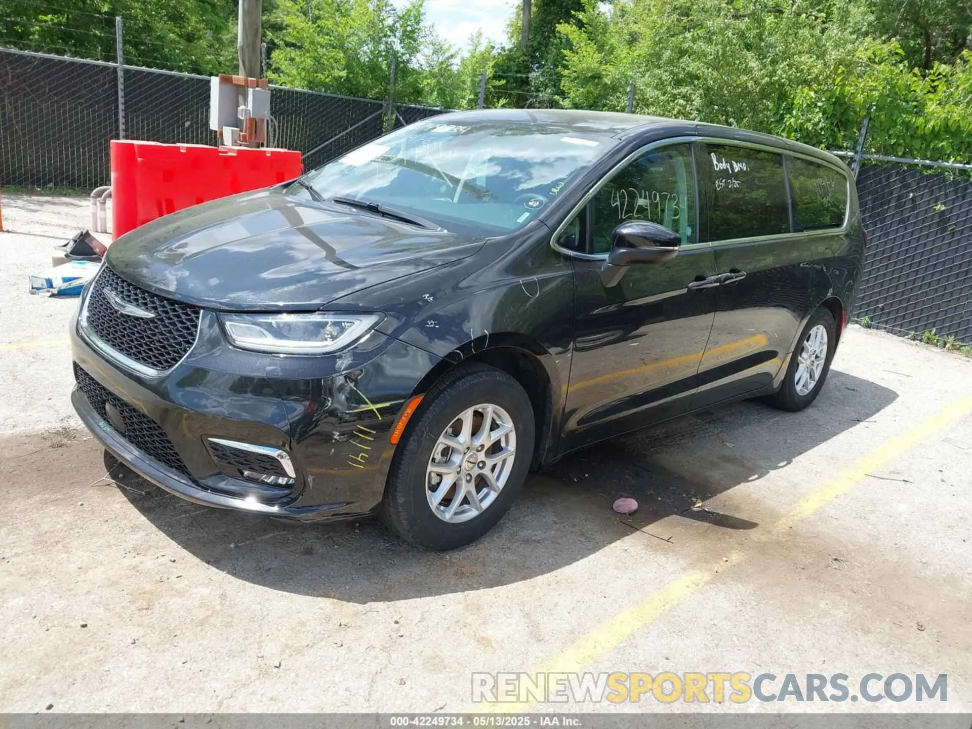 2 Фотография поврежденного автомобиля 2C4RC1BG5PR606425 CHRYSLER PACIFICA 2023
