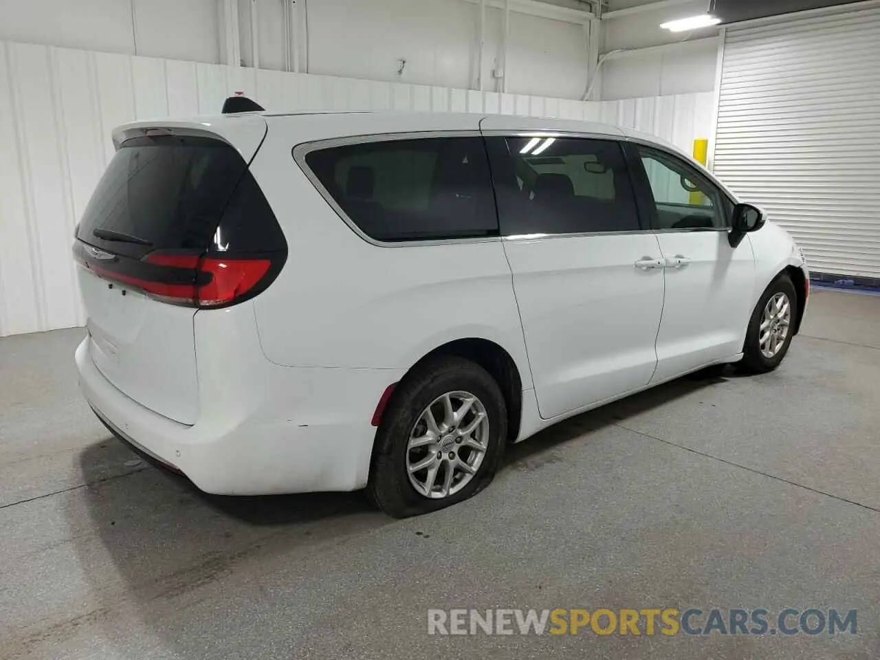3 Фотография поврежденного автомобиля 2C4RC1BG5PR632880 CHRYSLER PACIFICA 2023