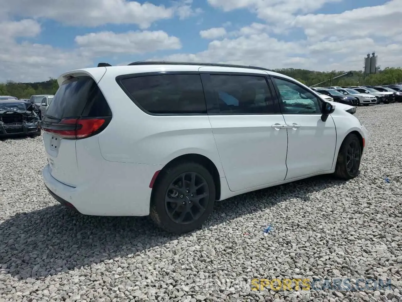 3 Фотография поврежденного автомобиля 2C4RC1BG6PR509055 CHRYSLER PACIFICA 2023