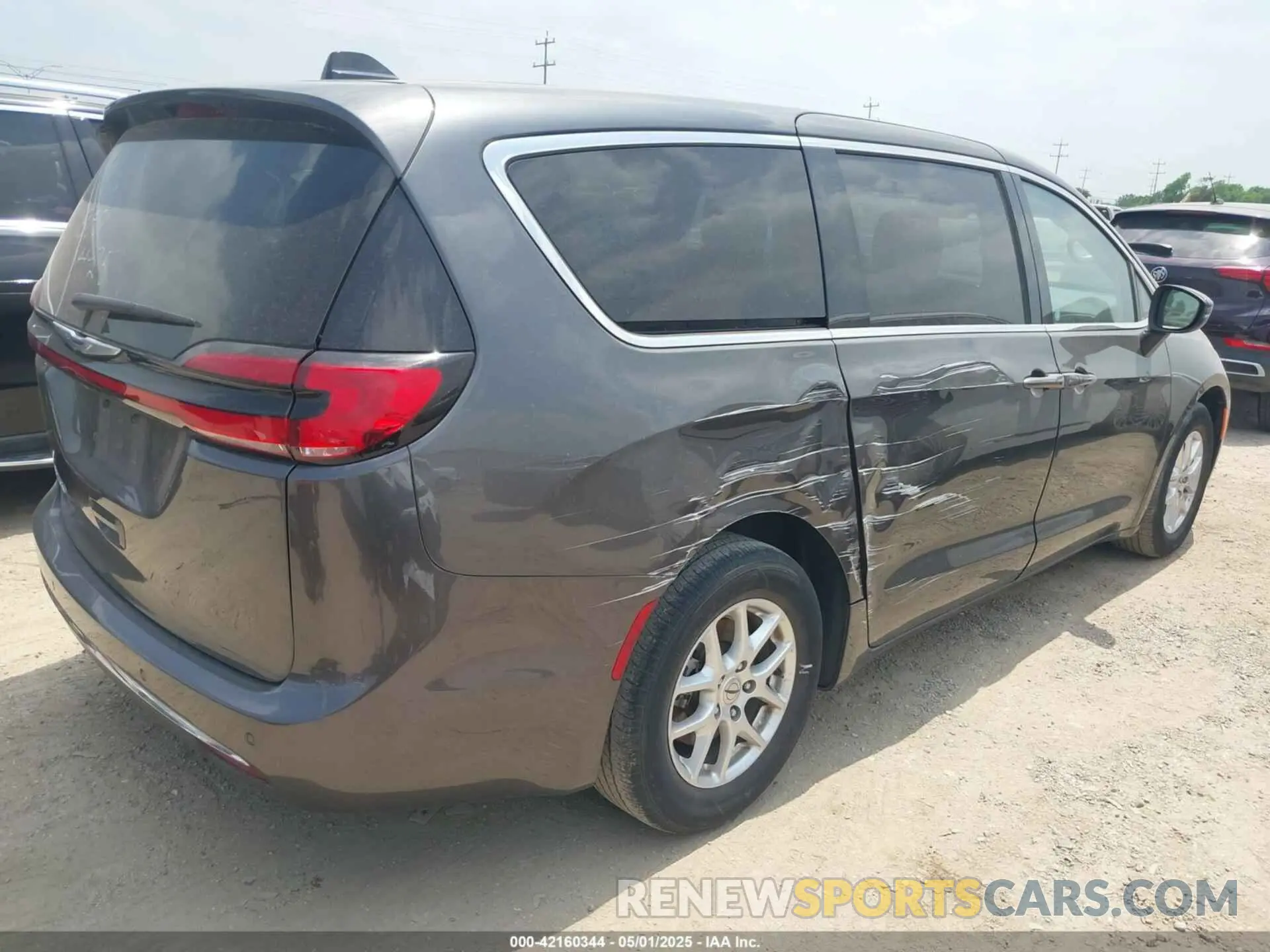 4 Photograph of a damaged car 2C4RC1BG6PR546509 CHRYSLER PACIFICA 2023