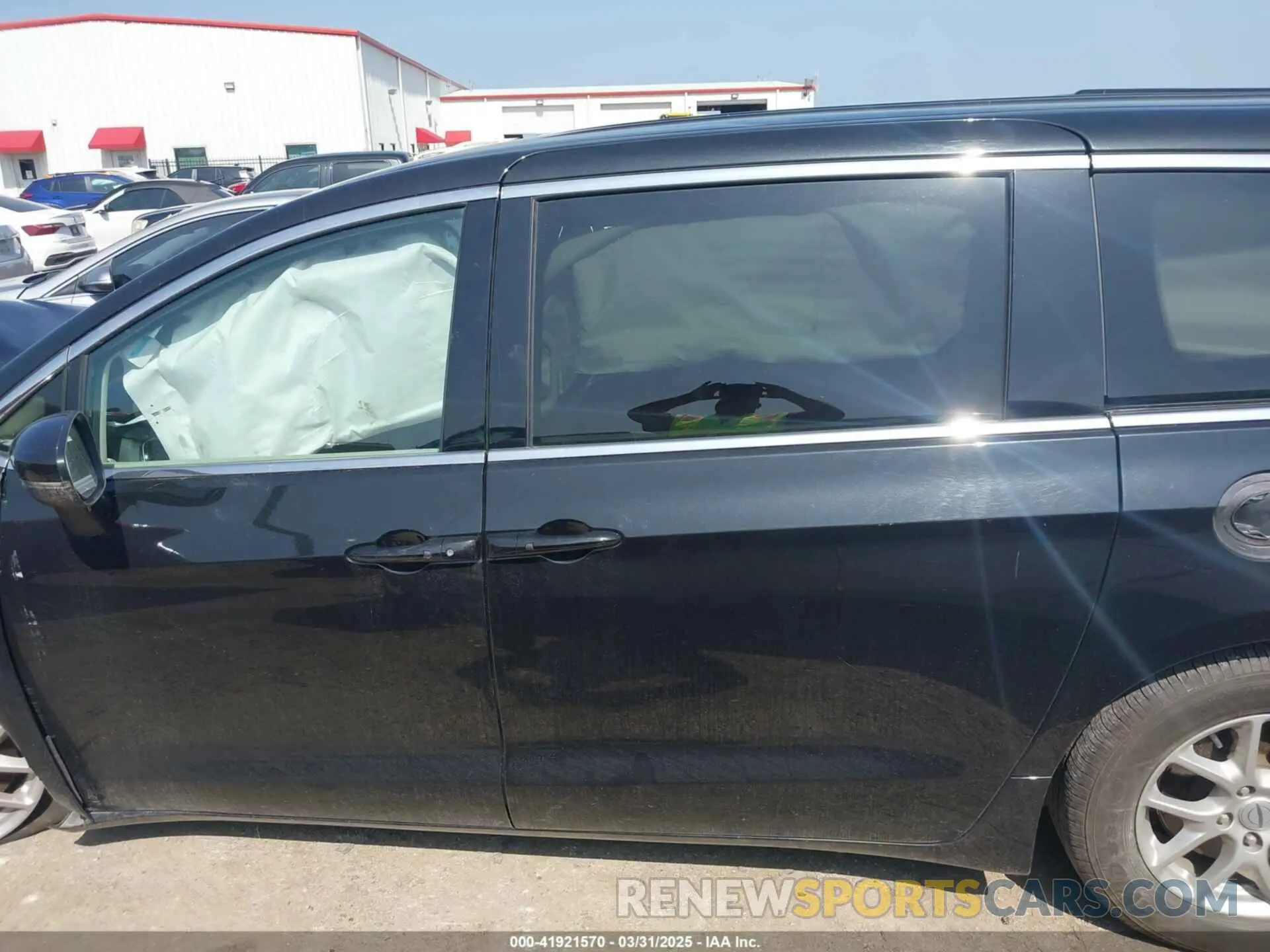 14 Photograph of a damaged car 2C4RC1BG6PR567344 CHRYSLER PACIFICA 2023