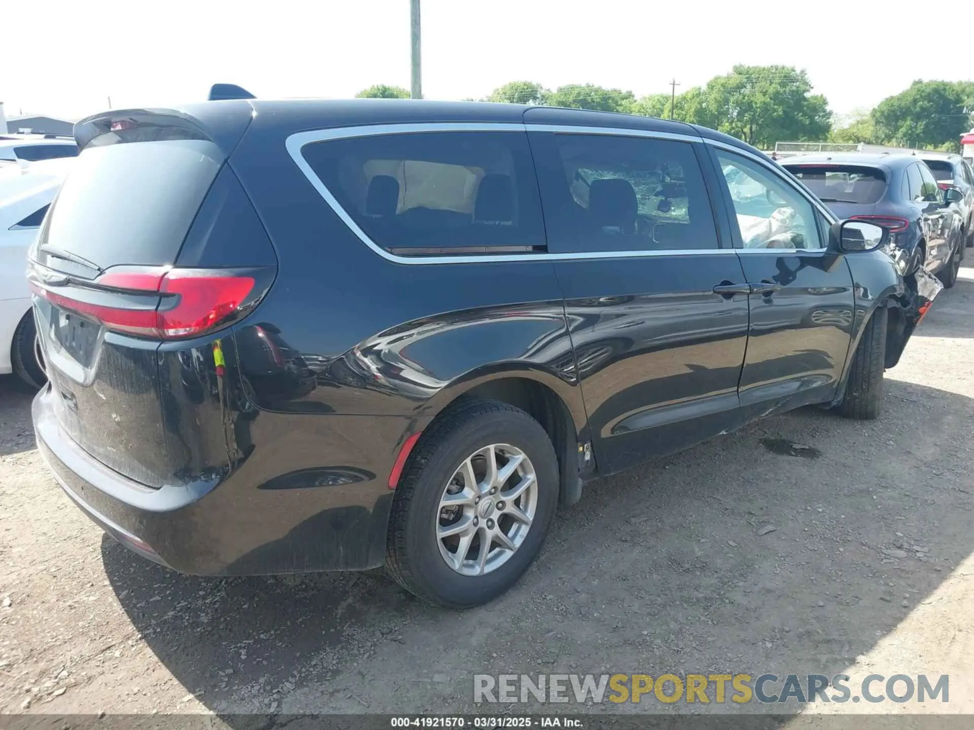 4 Photograph of a damaged car 2C4RC1BG6PR567344 CHRYSLER PACIFICA 2023