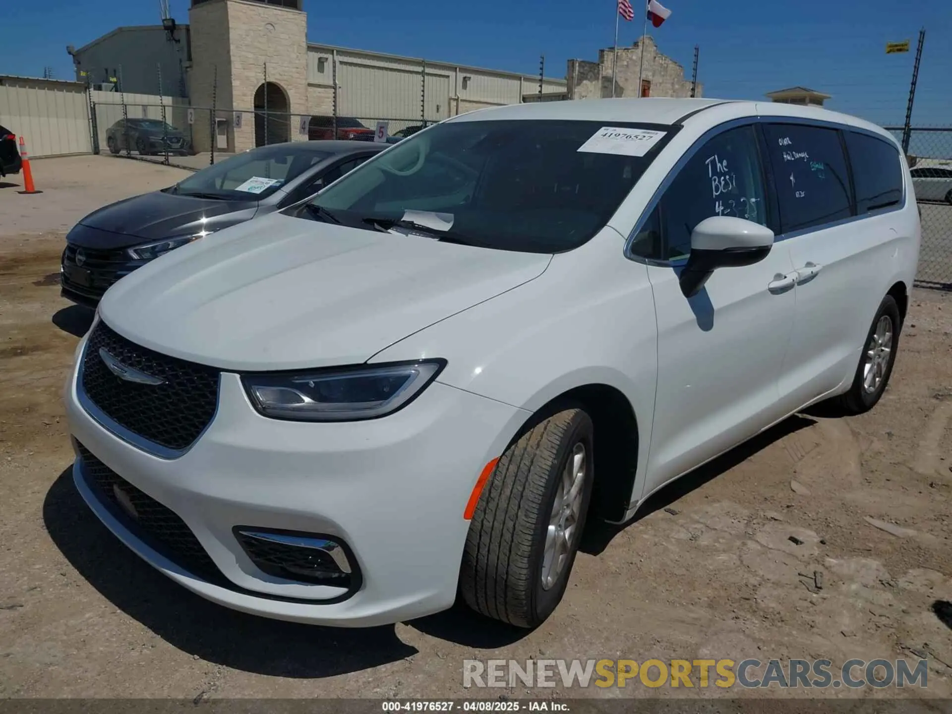 2 Фотография поврежденного автомобиля 2C4RC1BG6PR581390 CHRYSLER PACIFICA 2023