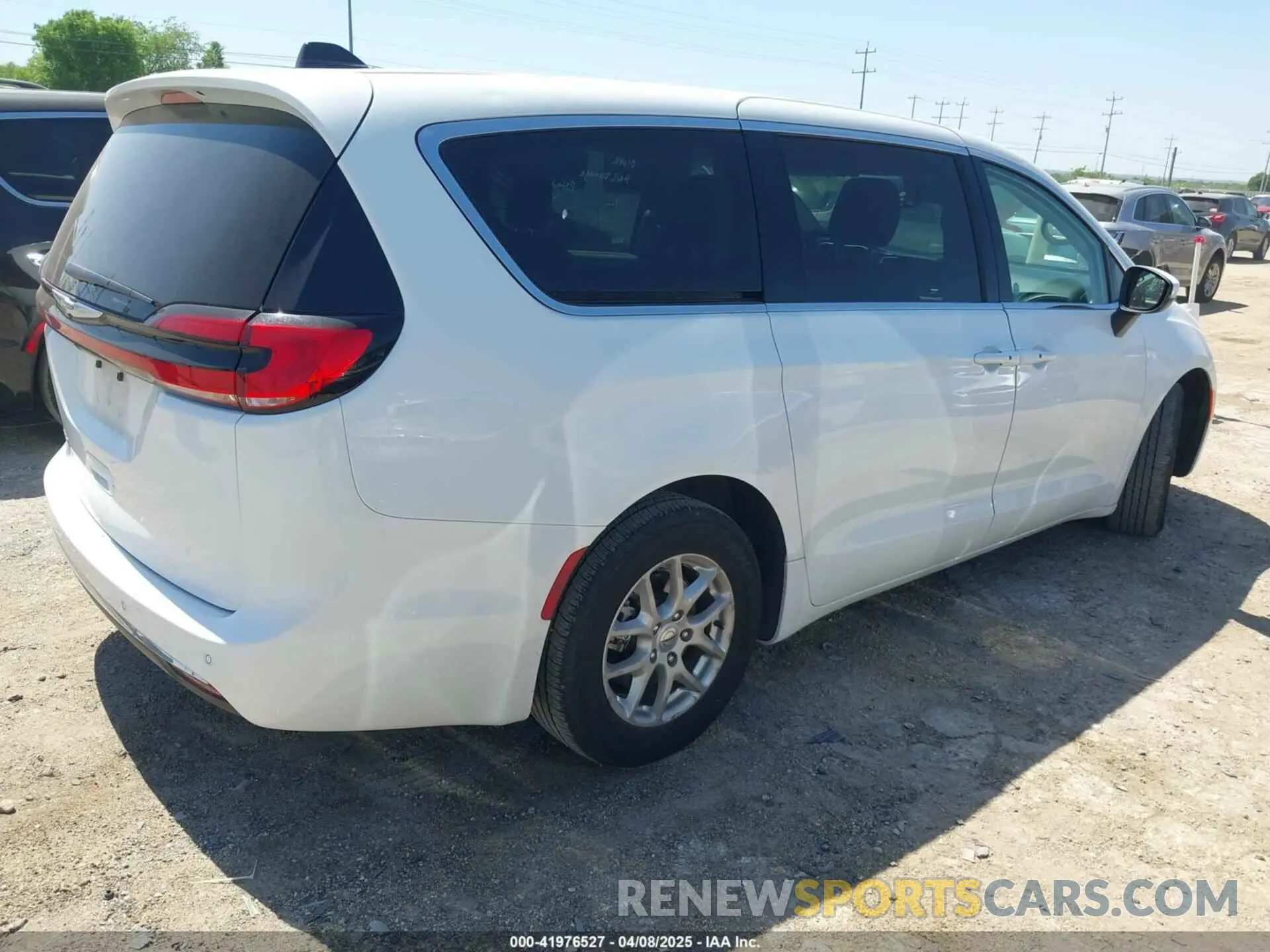 4 Фотография поврежденного автомобиля 2C4RC1BG6PR581390 CHRYSLER PACIFICA 2023