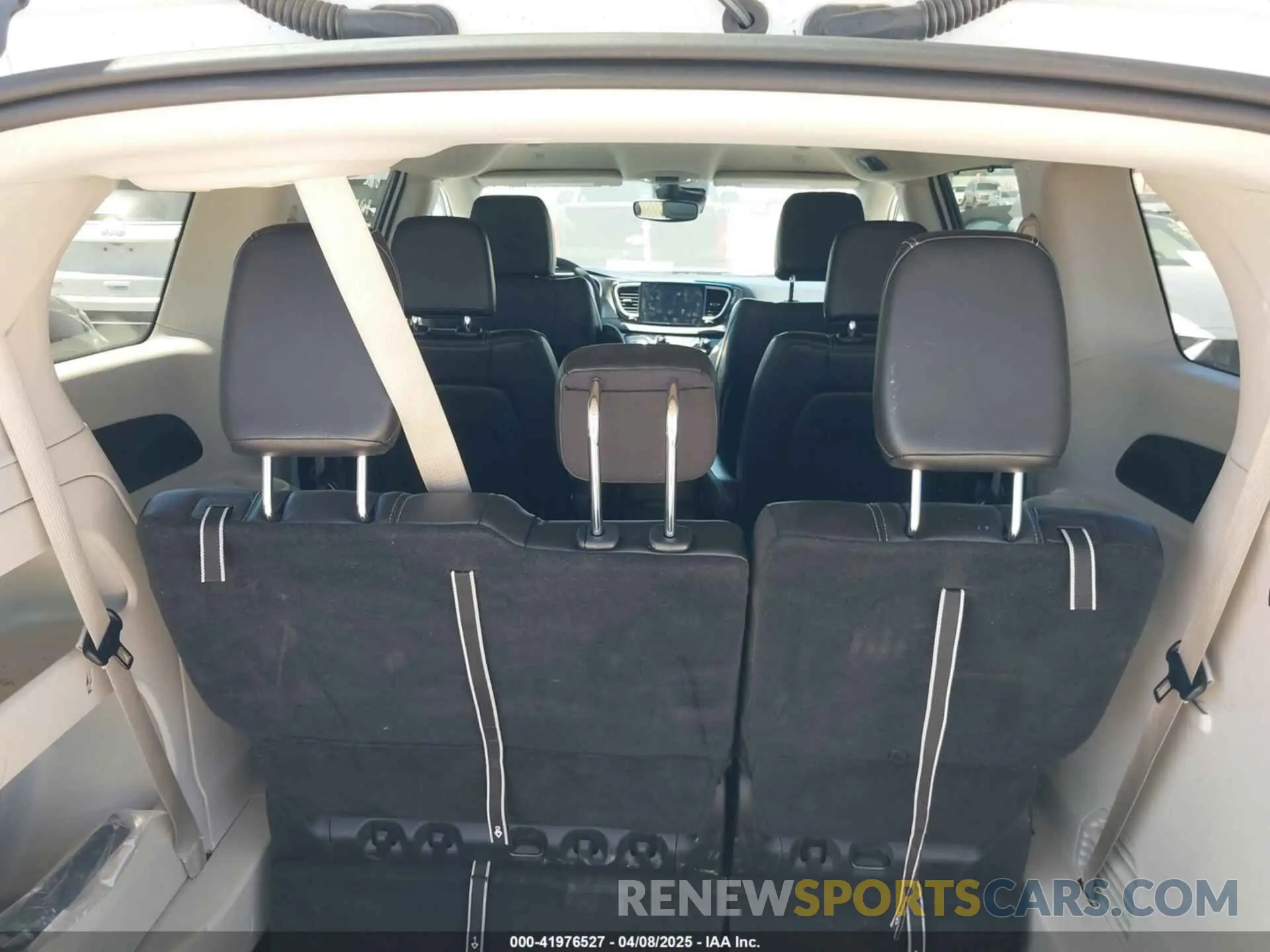 8 Фотография поврежденного автомобиля 2C4RC1BG6PR581390 CHRYSLER PACIFICA 2023