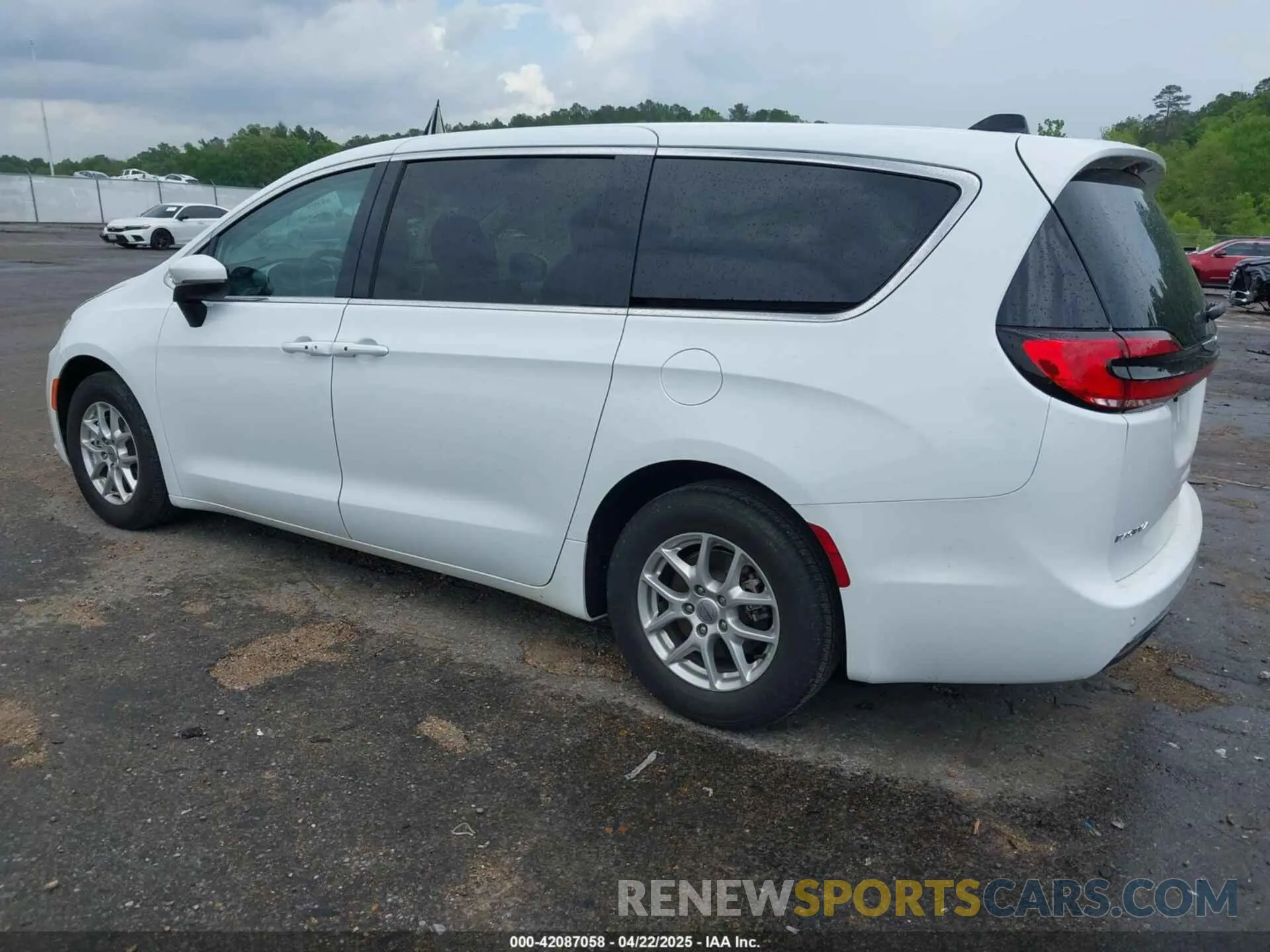 3 Фотография поврежденного автомобиля 2C4RC1BG6PR591319 CHRYSLER PACIFICA 2023
