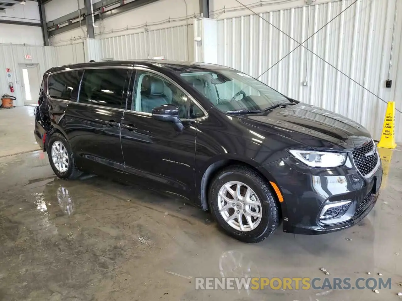 4 Фотография поврежденного автомобиля 2C4RC1BG6PR624111 CHRYSLER PACIFICA 2023
