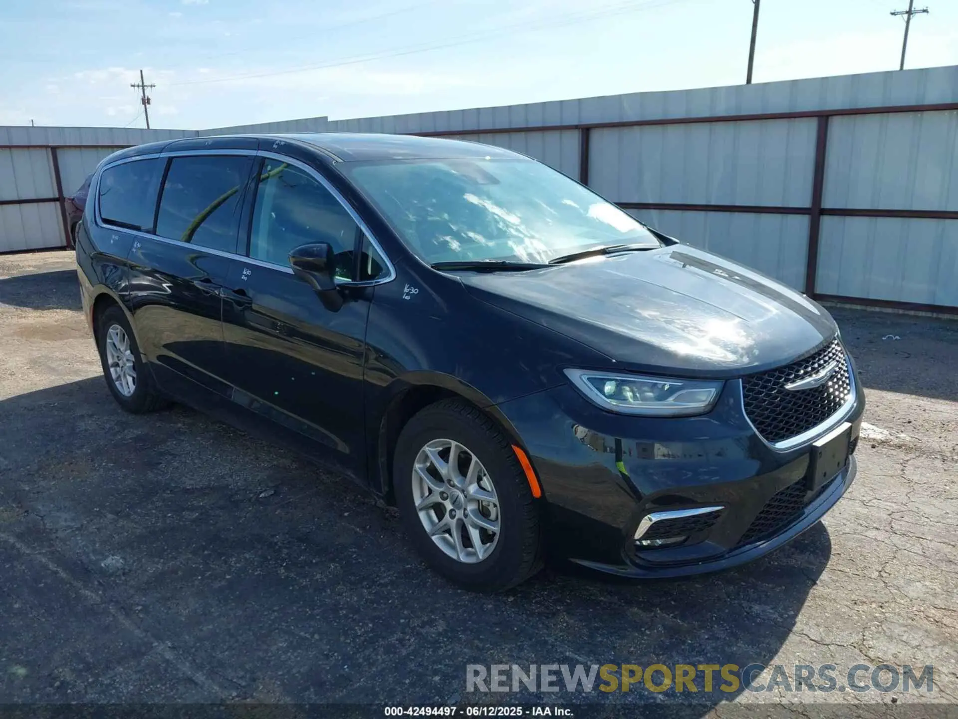 1 Photograph of a damaged car 2C4RC1BG6PR627199 CHRYSLER PACIFICA 2023
