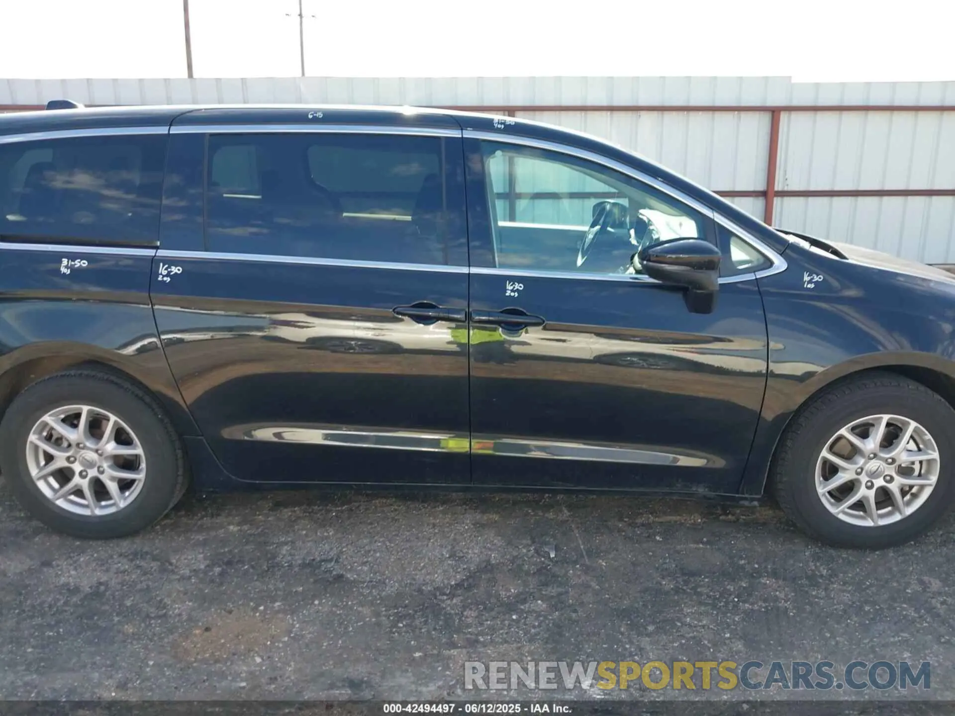 13 Photograph of a damaged car 2C4RC1BG6PR627199 CHRYSLER PACIFICA 2023