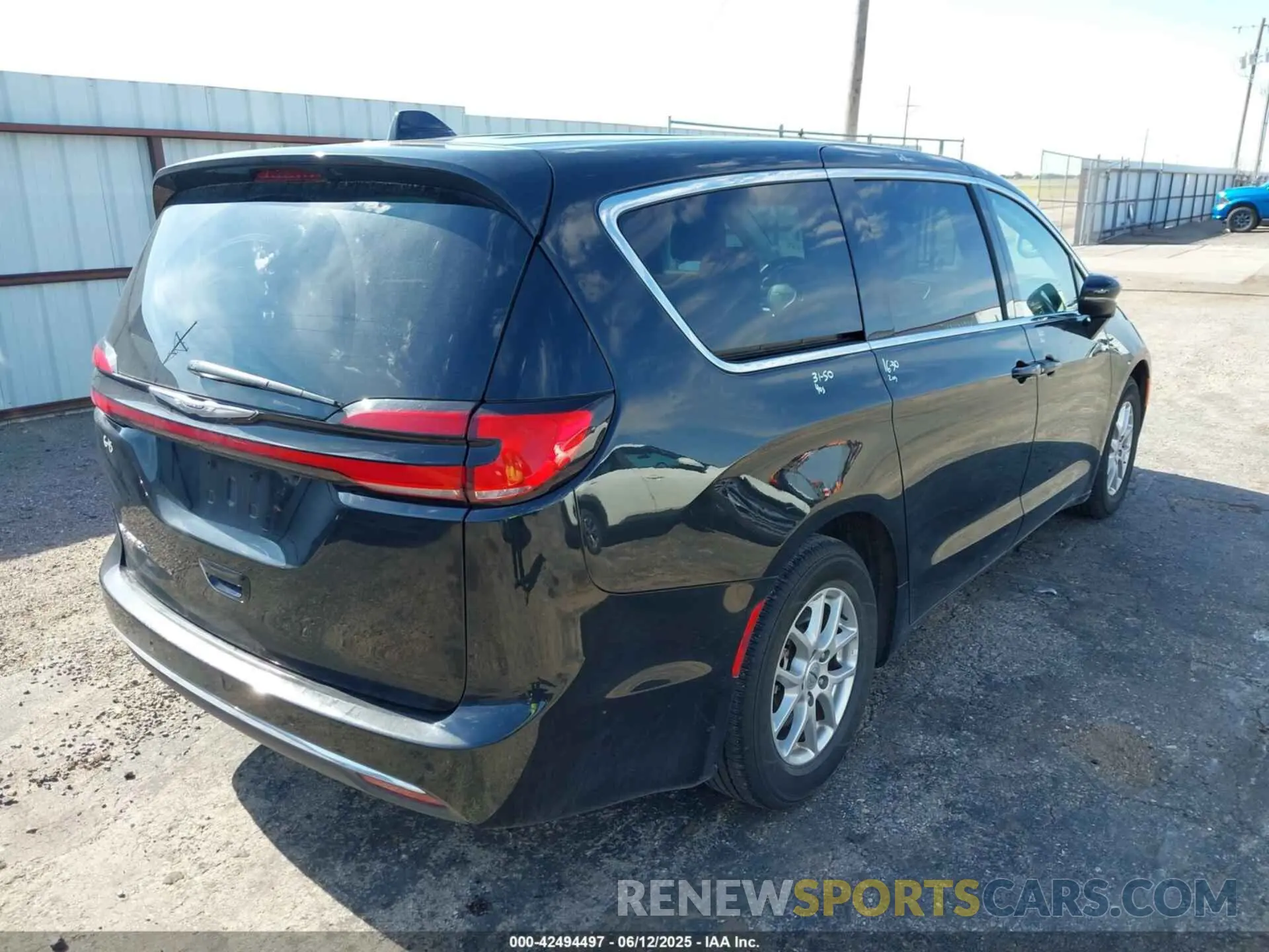 4 Photograph of a damaged car 2C4RC1BG6PR627199 CHRYSLER PACIFICA 2023