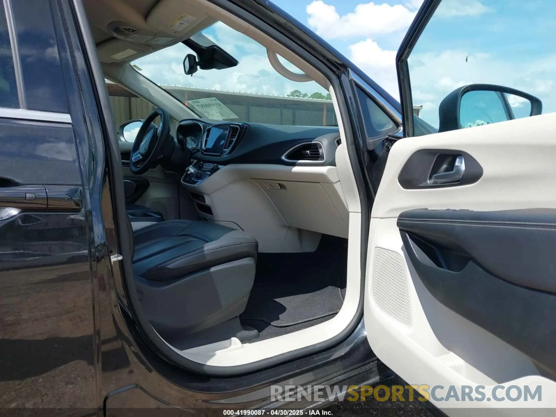 5 Фотография поврежденного автомобиля 2C4RC1BG6PR627333 CHRYSLER PACIFICA 2023