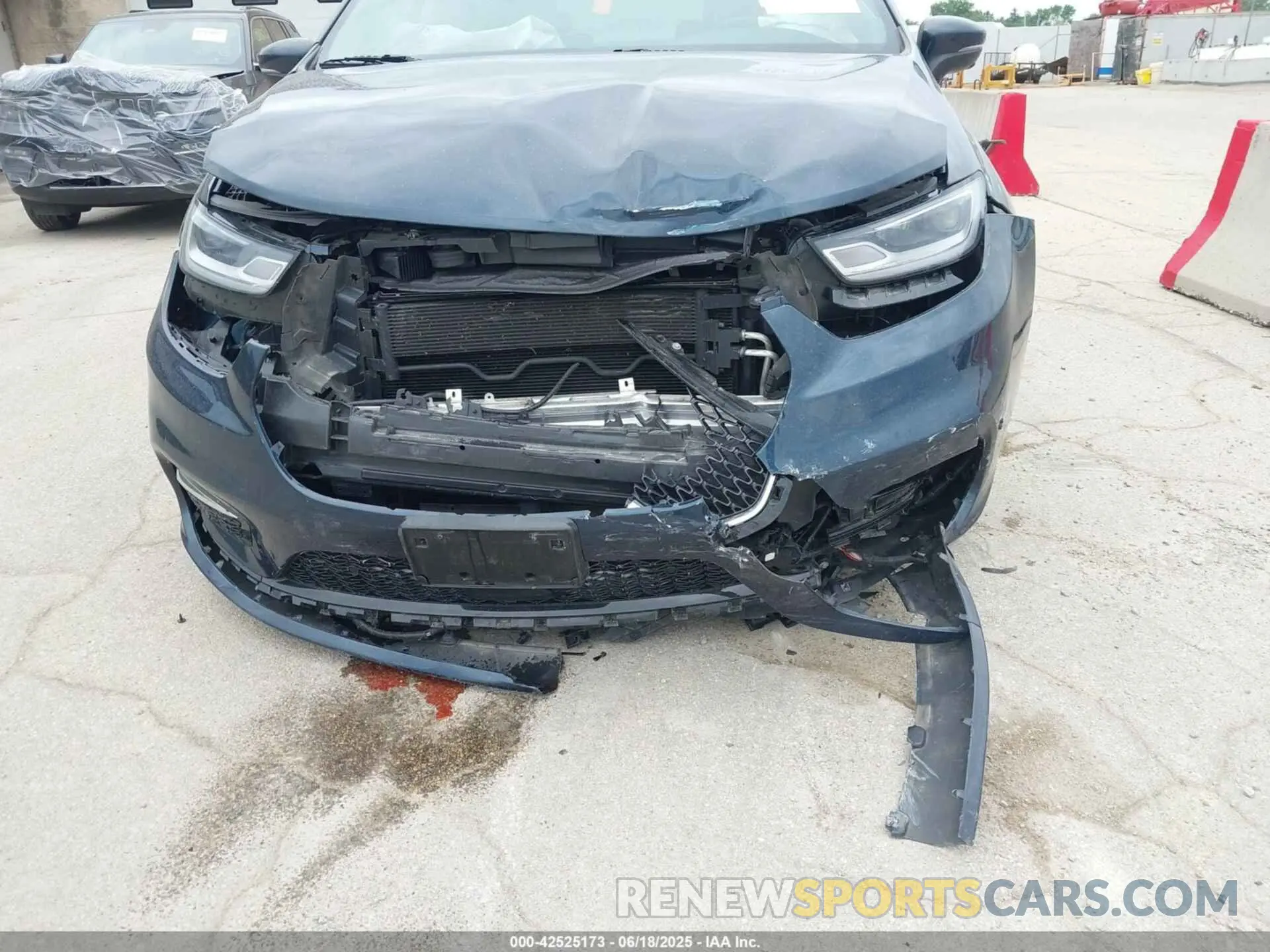 6 Photograph of a damaged car 2C4RC1BG8PR526374 CHRYSLER PACIFICA 2023