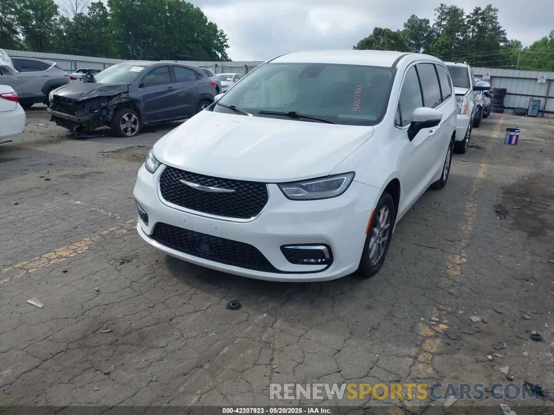 2 Фотография поврежденного автомобиля 2C4RC1BG8PR535446 CHRYSLER PACIFICA 2023