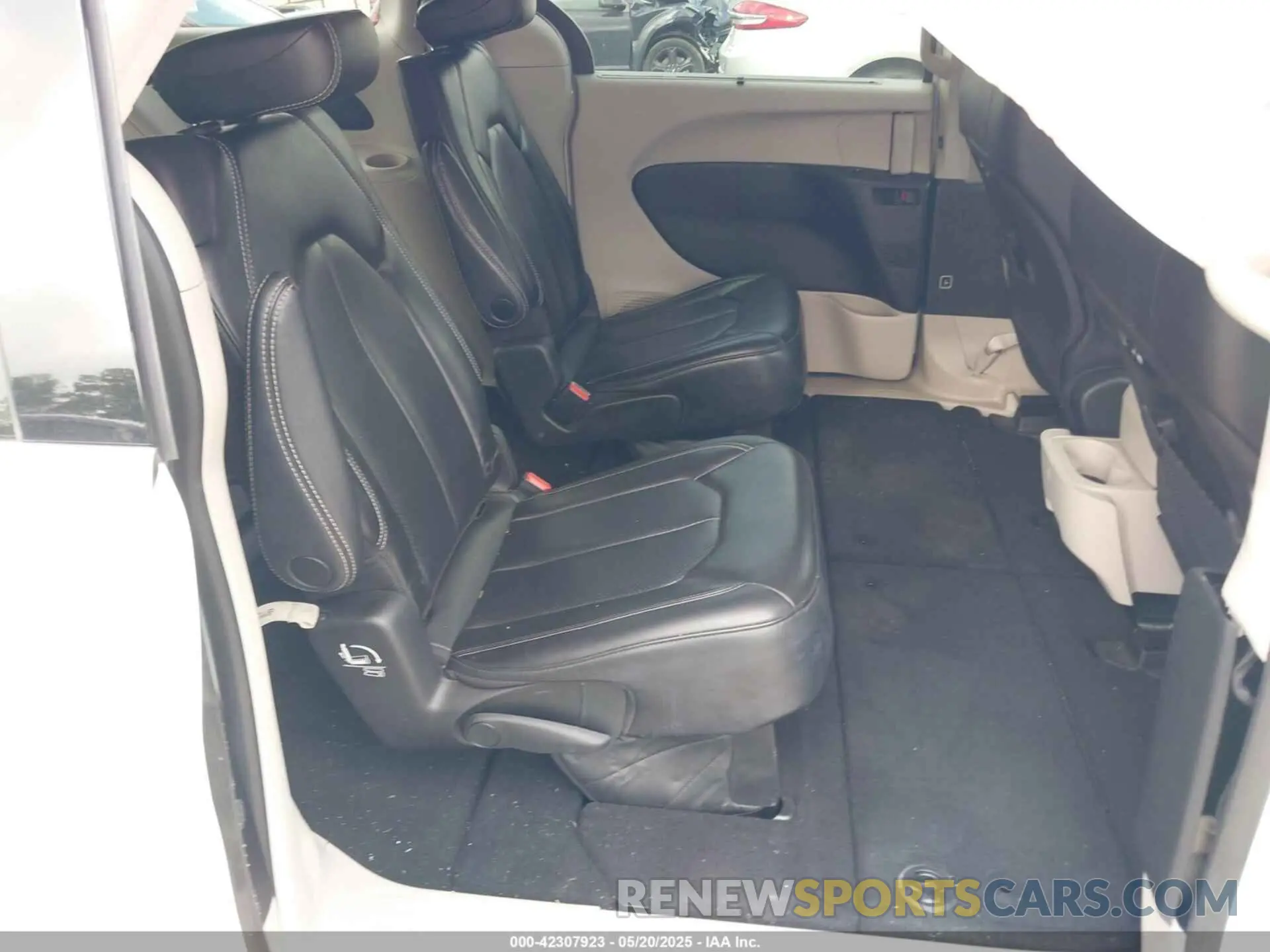 8 Фотография поврежденного автомобиля 2C4RC1BG8PR535446 CHRYSLER PACIFICA 2023