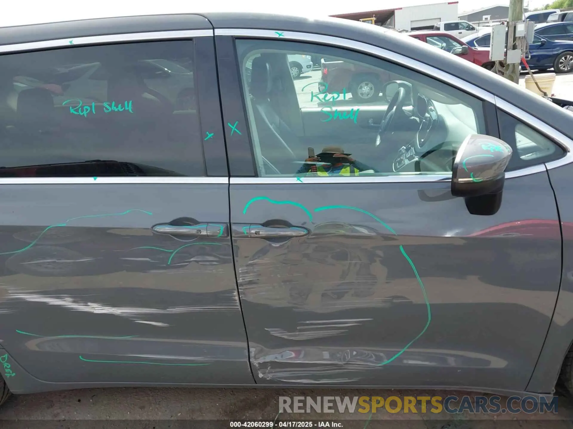13 Фотография поврежденного автомобиля 2C4RC1BG8PR560718 CHRYSLER PACIFICA 2023