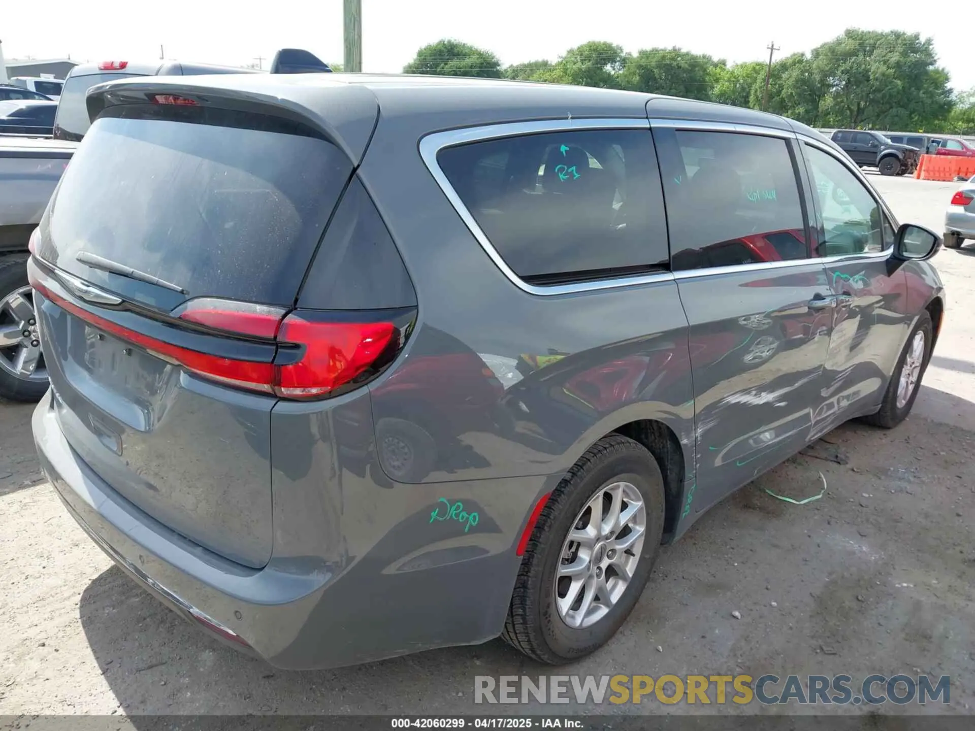 4 Фотография поврежденного автомобиля 2C4RC1BG8PR560718 CHRYSLER PACIFICA 2023