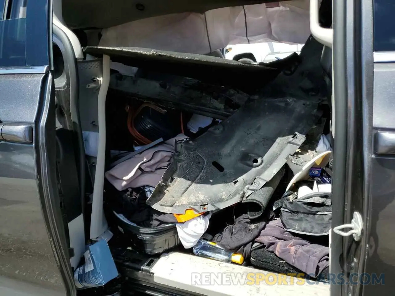 11 Photograph of a damaged car 2C4RC1BG8PR564011 CHRYSLER PACIFICA 2023