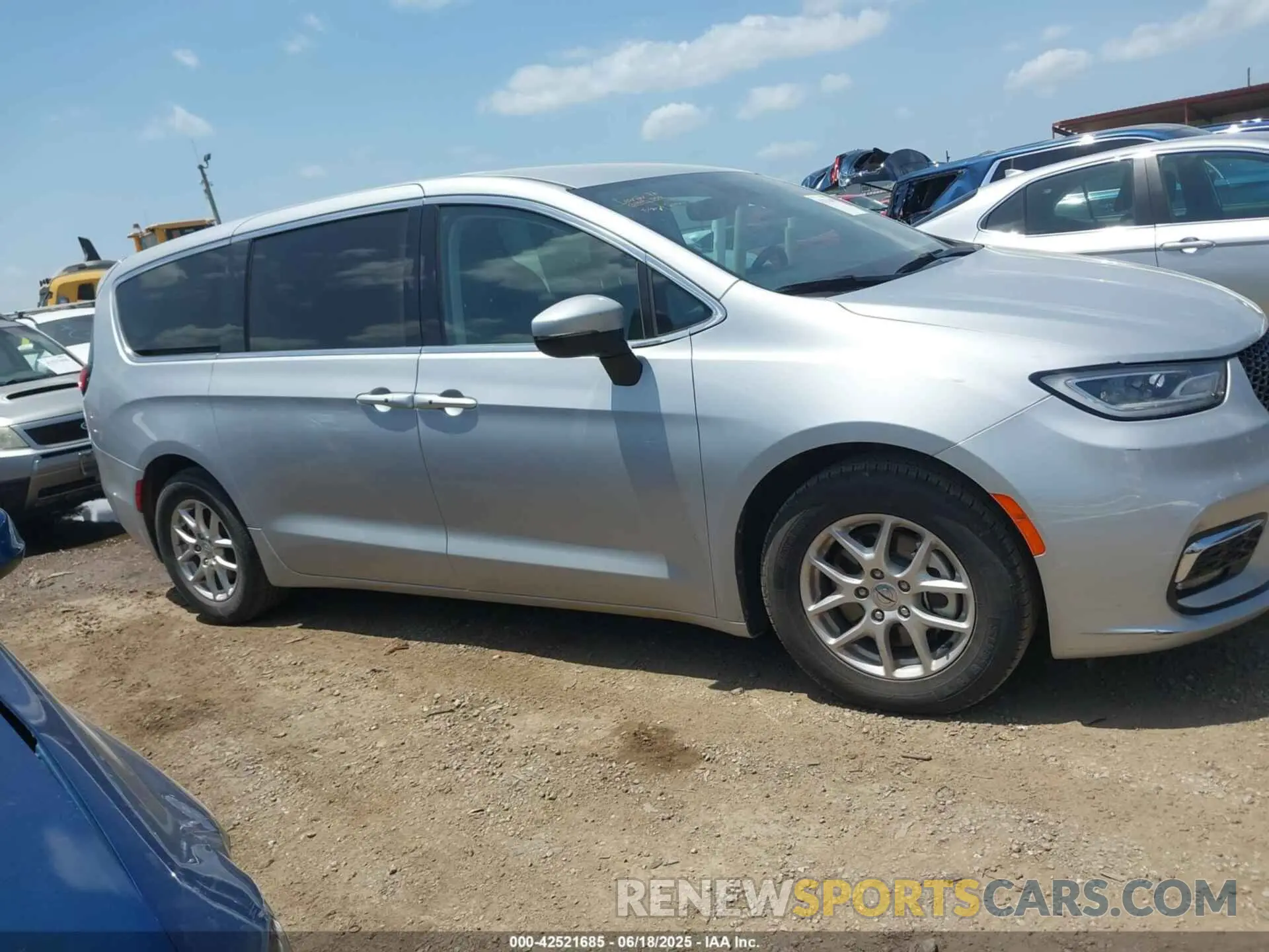 13 Фотография поврежденного автомобиля 2C4RC1BG8PR623994 CHRYSLER PACIFICA 2023