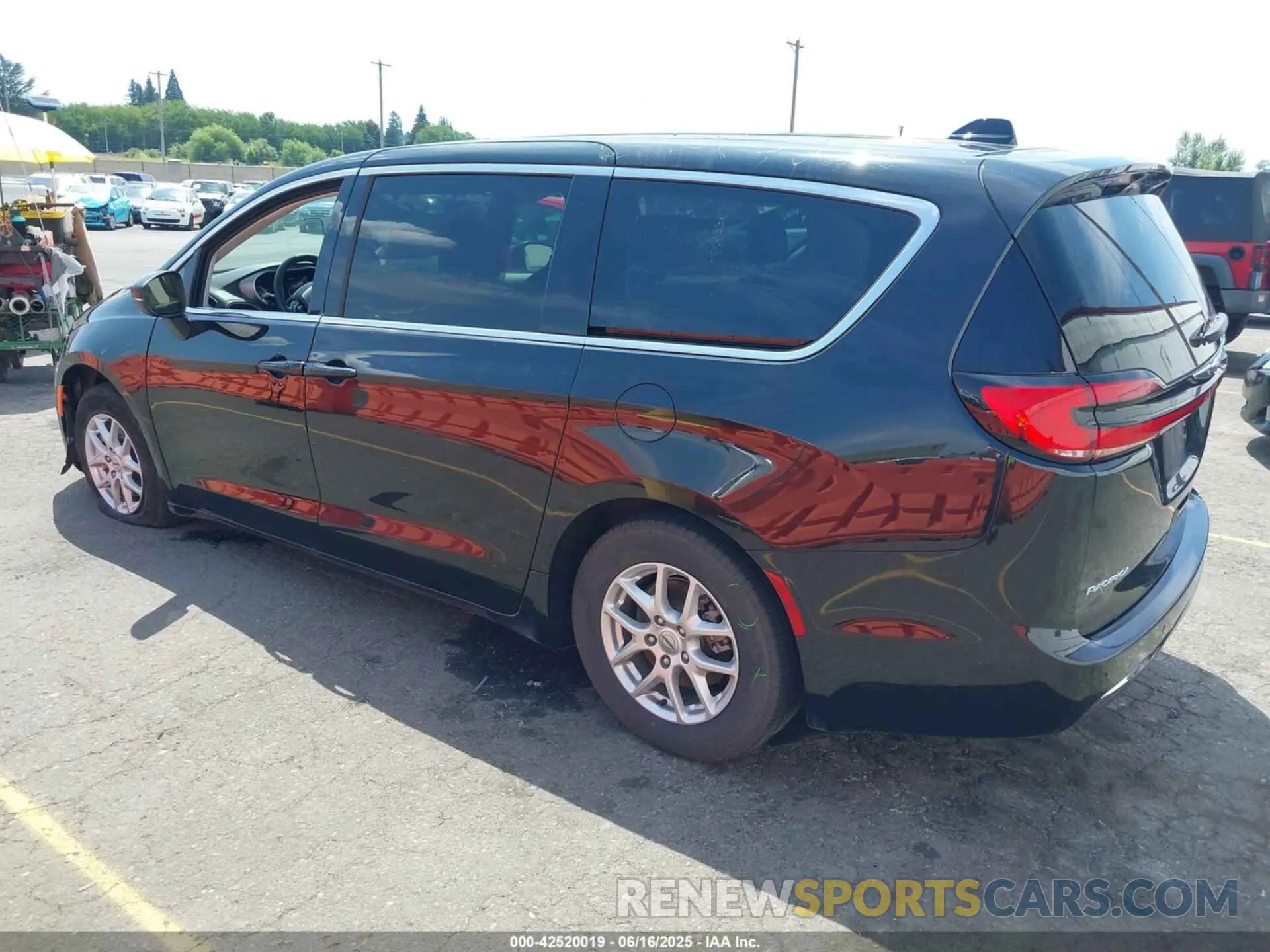 3 Photograph of a damaged car 2C4RC1BG8PR627642 CHRYSLER PACIFICA 2023