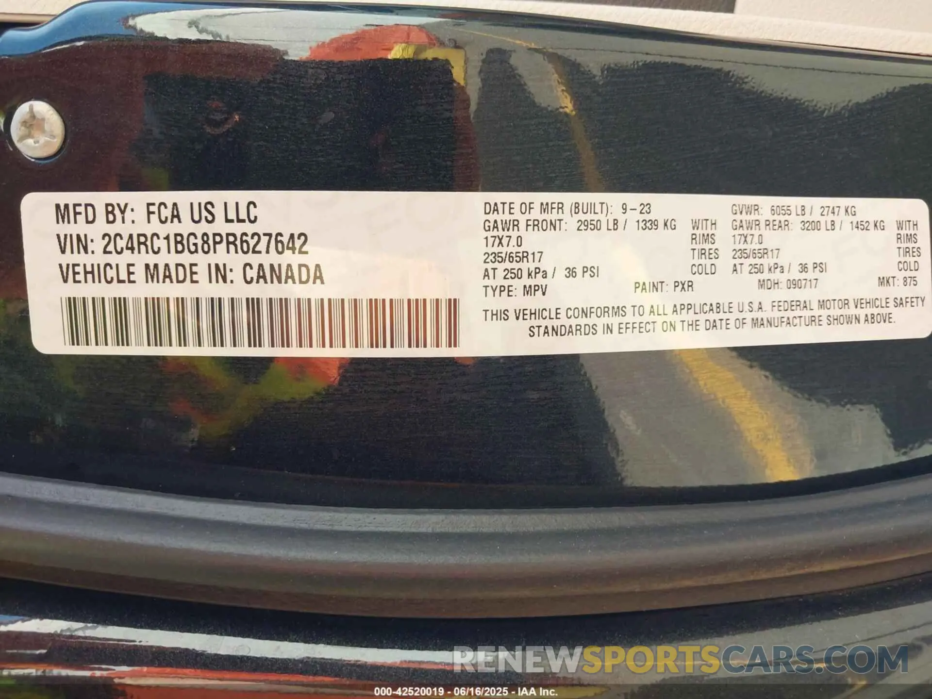 9 Photograph of a damaged car 2C4RC1BG8PR627642 CHRYSLER PACIFICA 2023