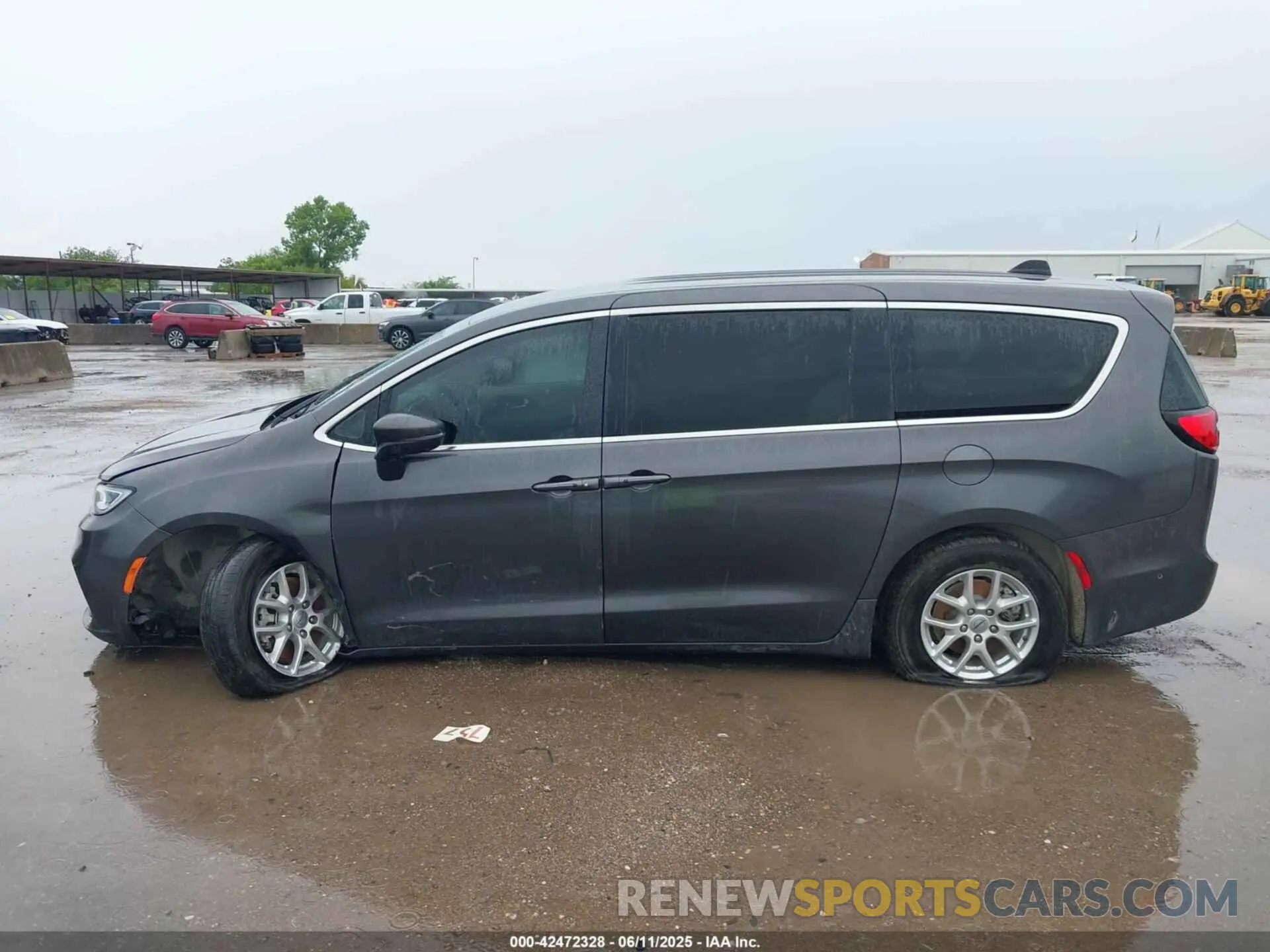 14 Photograph of a damaged car 2C4RC1BG9PR505260 CHRYSLER PACIFICA 2023