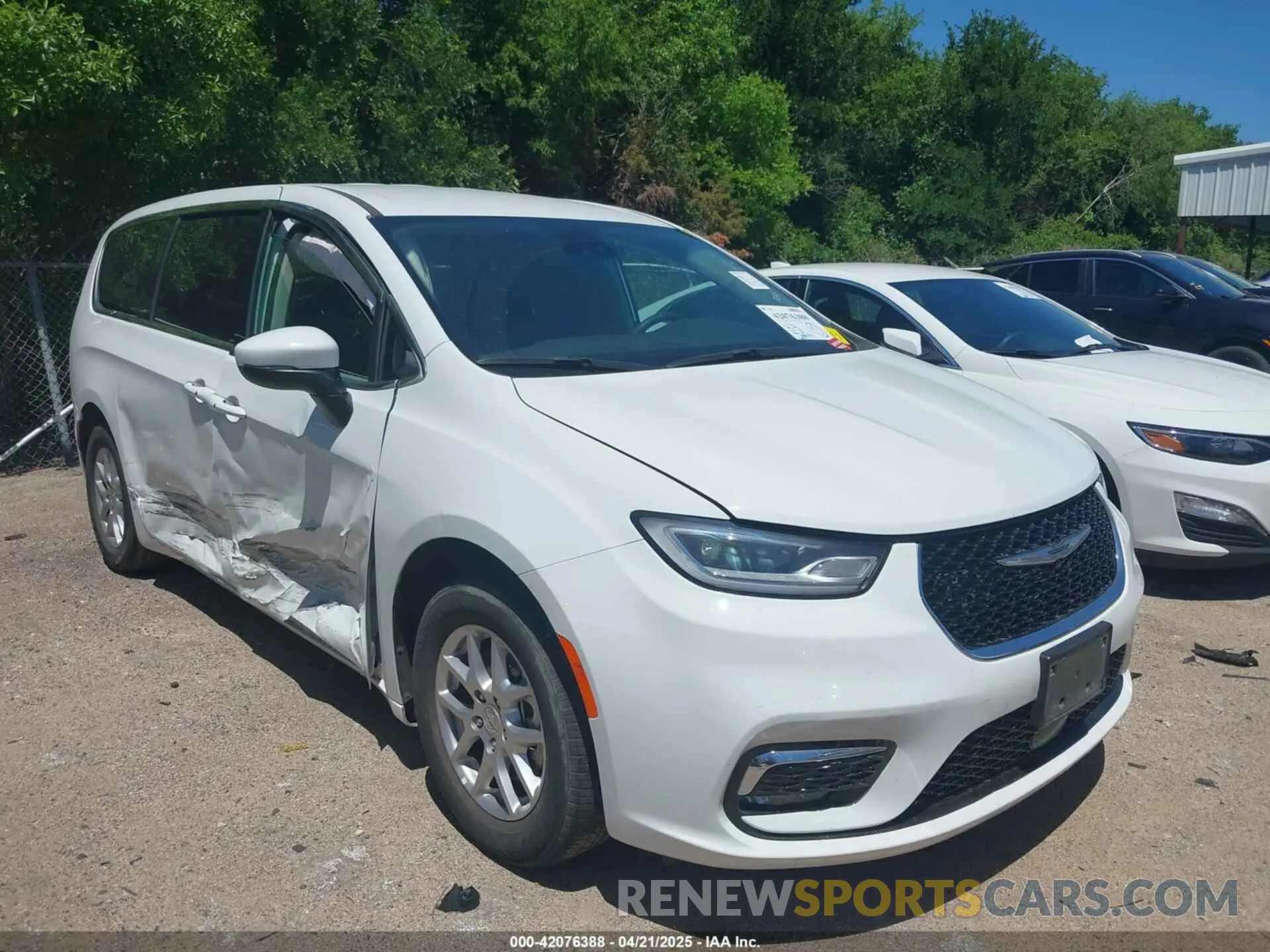 1 Фотография поврежденного автомобиля 2C4RC1BG9PR531325 CHRYSLER PACIFICA 2023