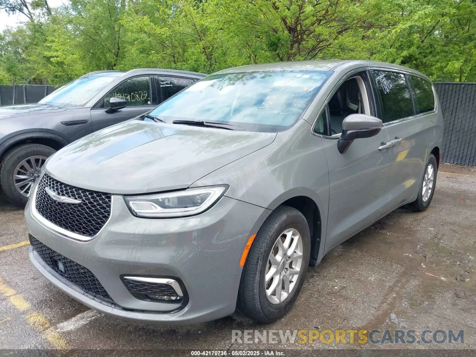 2 Photograph of a damaged car 2C4RC1BG9PR601485 CHRYSLER PACIFICA 2023