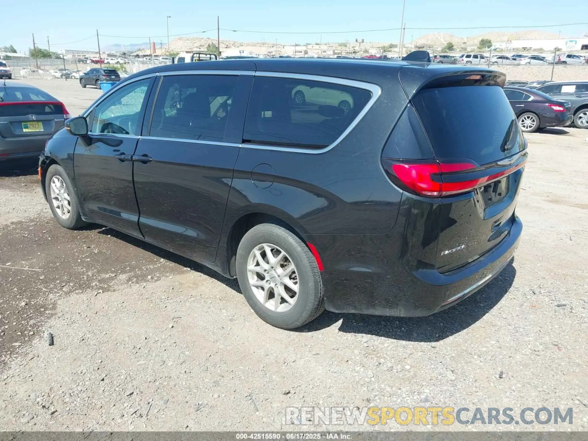 3 Фотография поврежденного автомобиля 2C4RC1BG9PR628170 CHRYSLER PACIFICA 2023