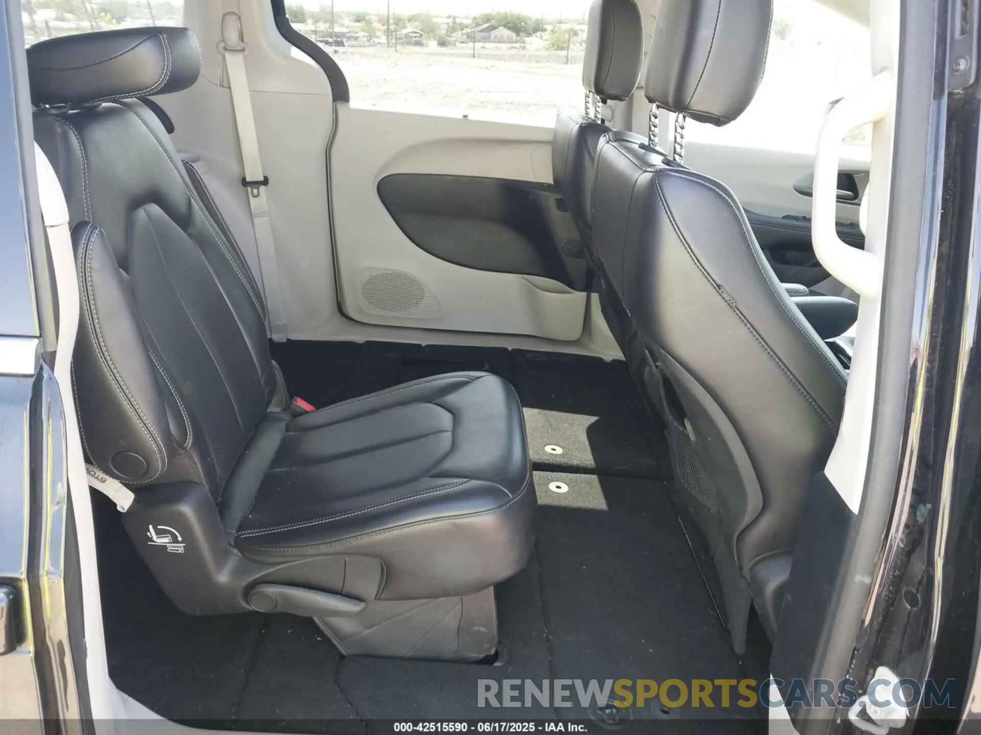 8 Фотография поврежденного автомобиля 2C4RC1BG9PR628170 CHRYSLER PACIFICA 2023
