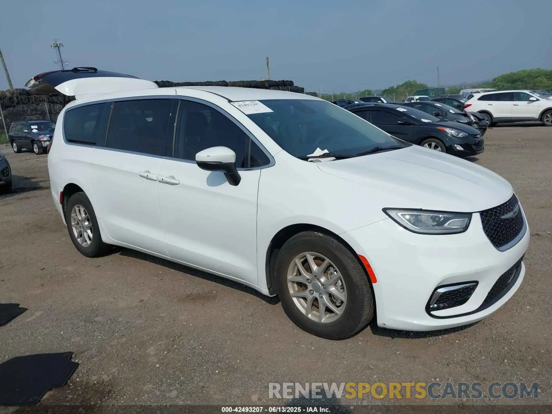 1 Photograph of a damaged car 2C4RC1BGXPR509365 CHRYSLER PACIFICA 2023