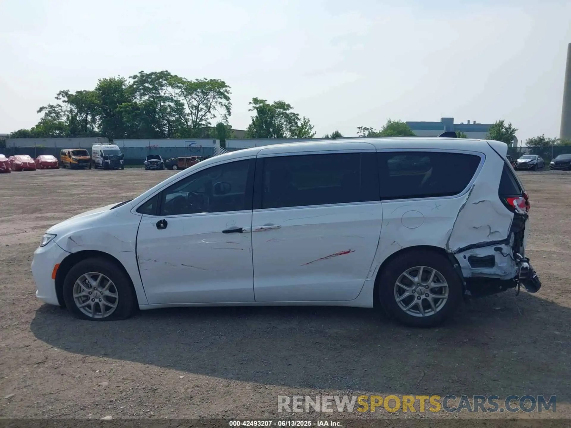 15 Photograph of a damaged car 2C4RC1BGXPR509365 CHRYSLER PACIFICA 2023