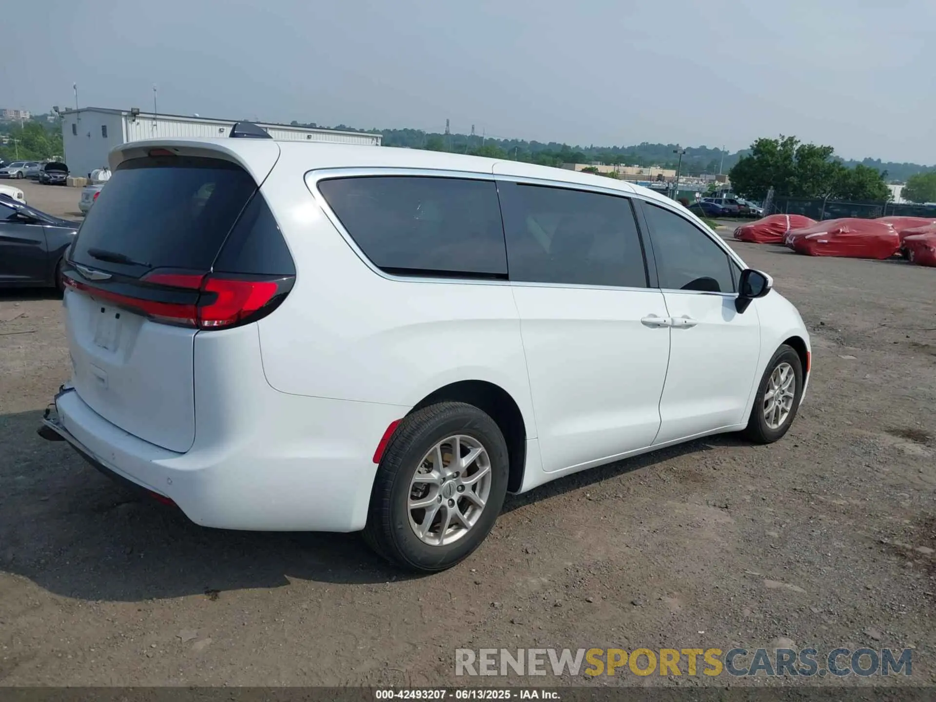 4 Photograph of a damaged car 2C4RC1BGXPR509365 CHRYSLER PACIFICA 2023
