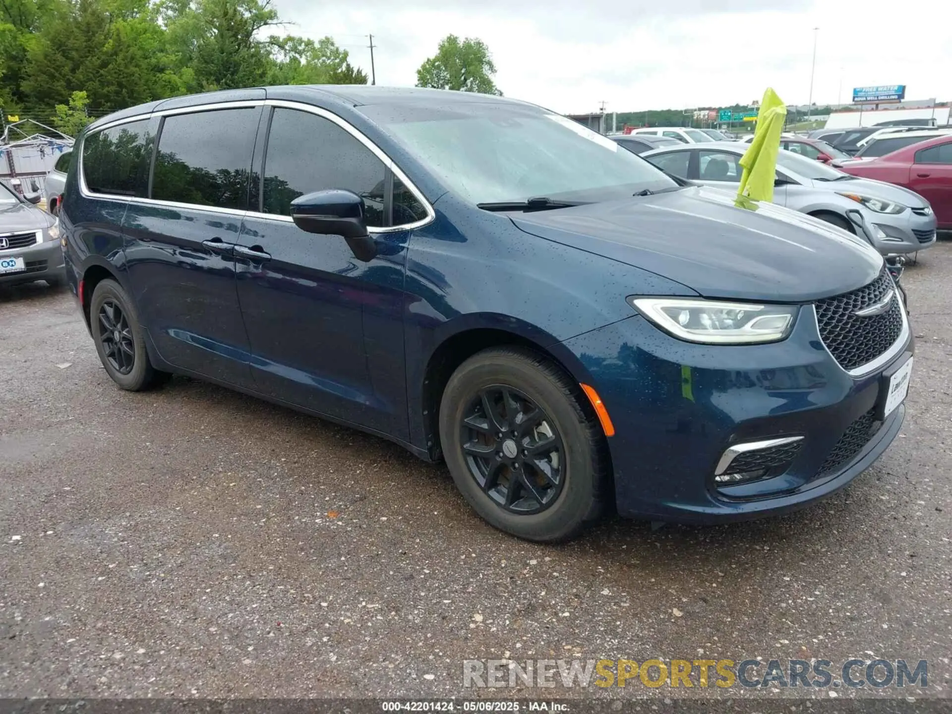 1 Photograph of a damaged car 2C4RC1BGXPR536596 CHRYSLER PACIFICA 2023