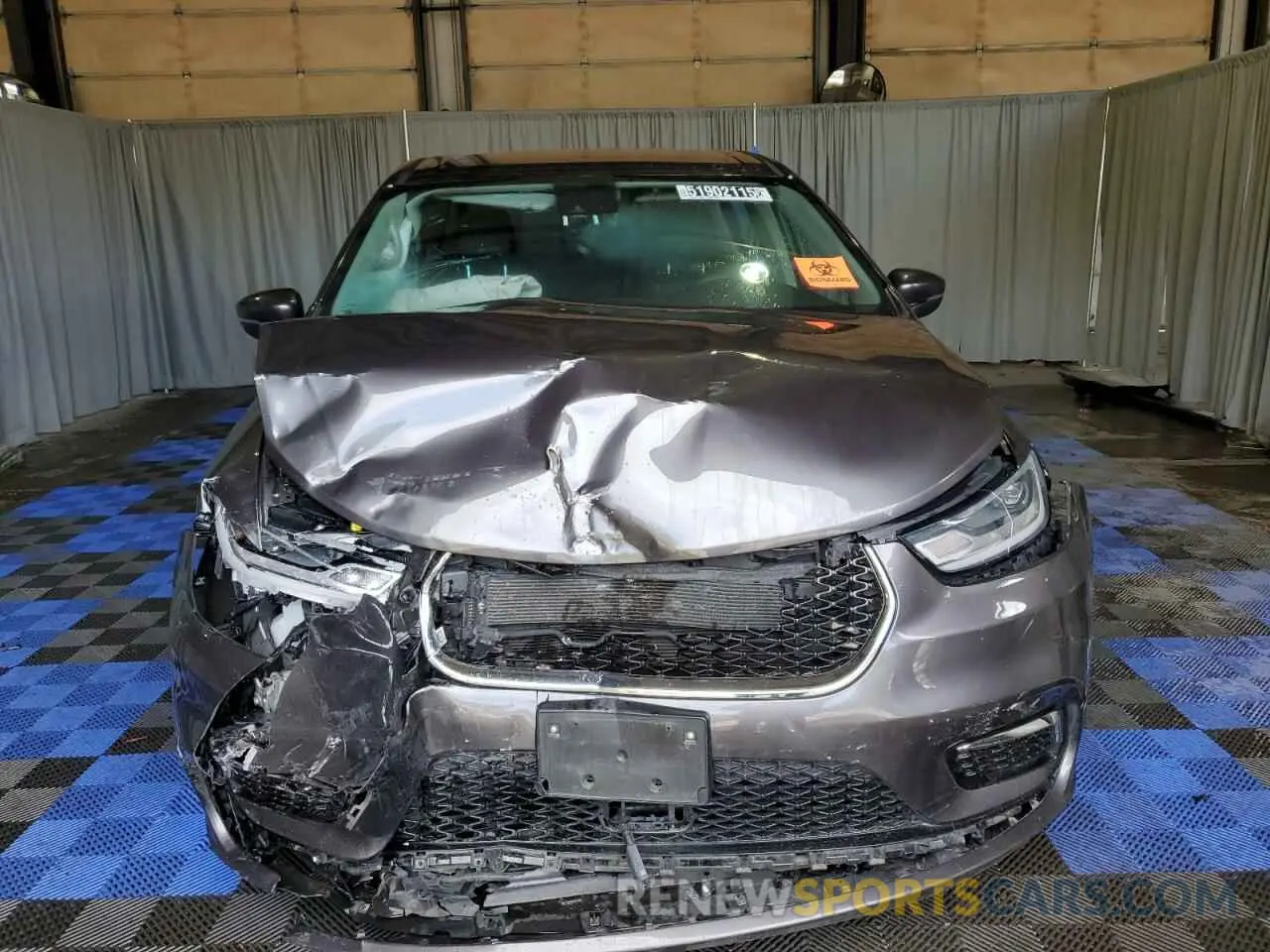 5 Photograph of a damaged car 2C4RC1BGXPR552202 CHRYSLER PACIFICA 2023