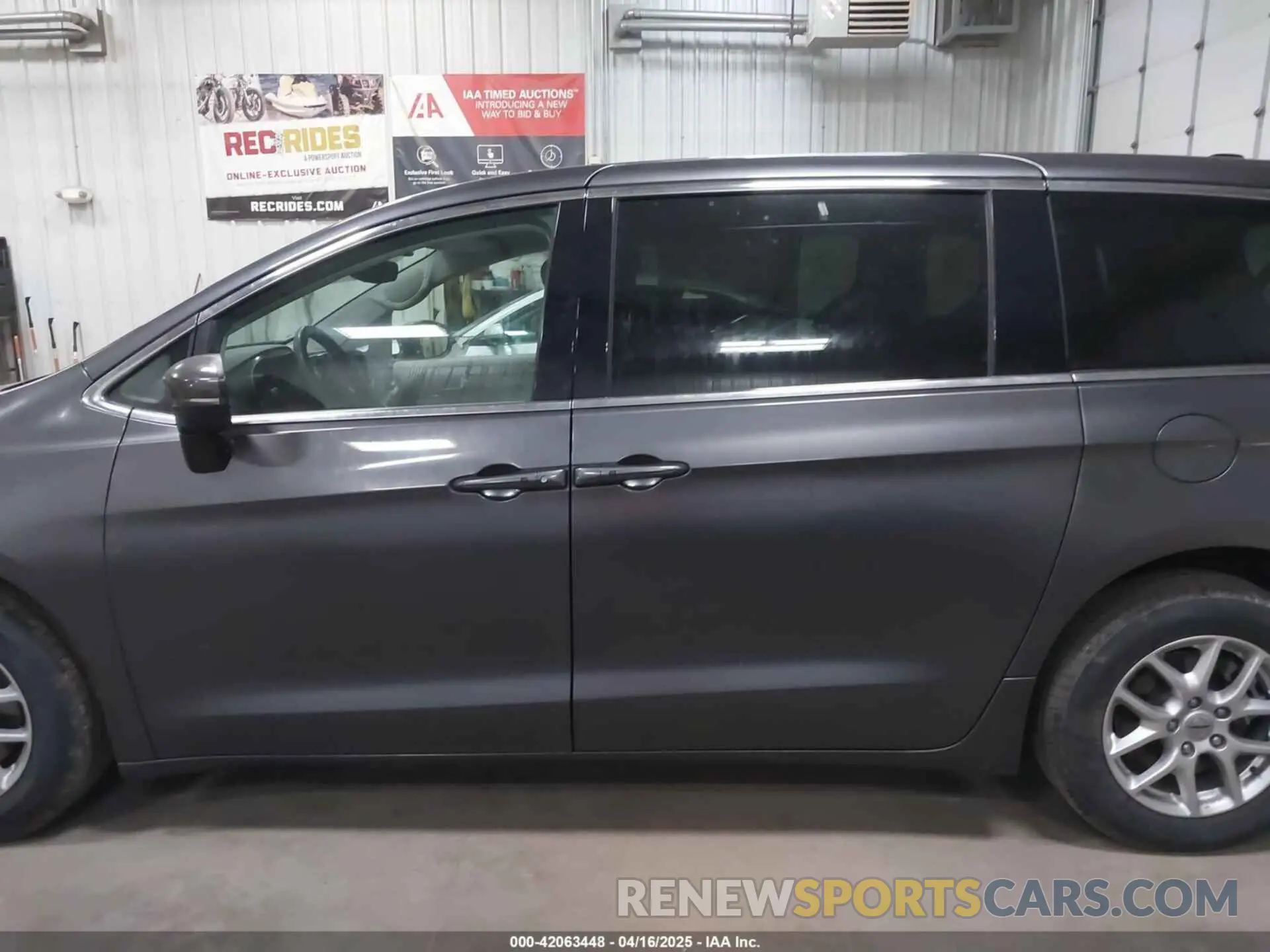 15 Photograph of a damaged car 2C4RC1BGXPR553690 CHRYSLER PACIFICA 2023