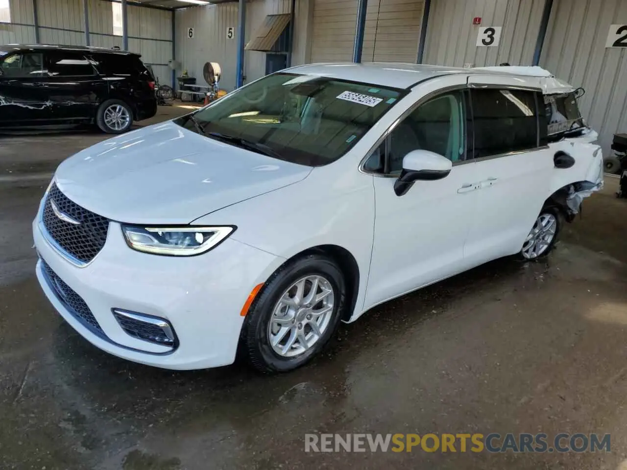 1 Photograph of a damaged car 2C4RC1BGXPR606470 CHRYSLER PACIFICA 2023