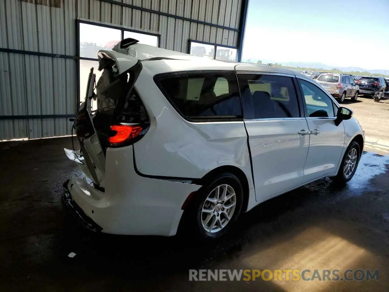 3 Photograph of a damaged car 2C4RC1BGXPR606470 CHRYSLER PACIFICA 2023