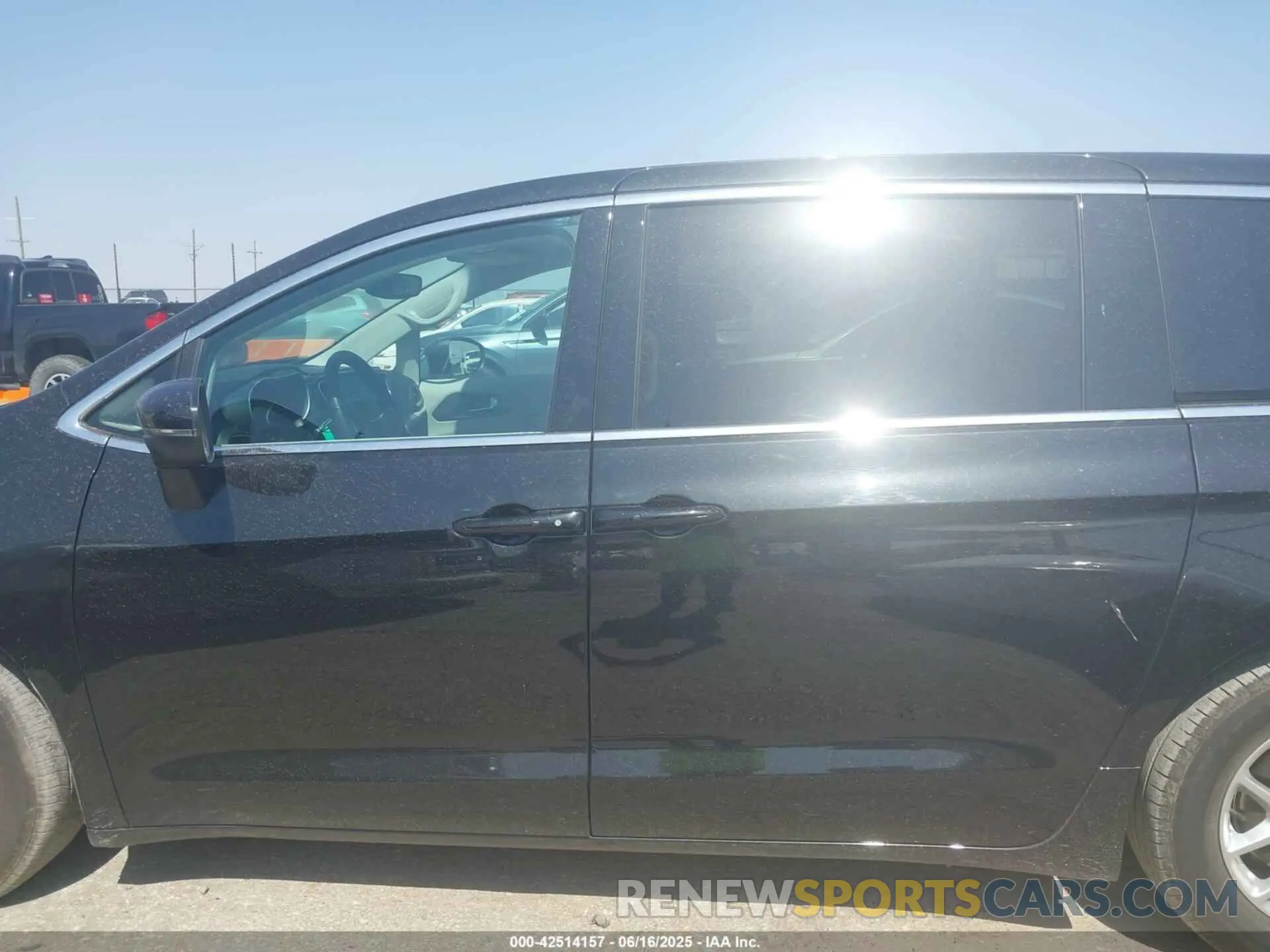 14 Фотография поврежденного автомобиля 2C4RC1BGXPR627545 CHRYSLER PACIFICA 2023