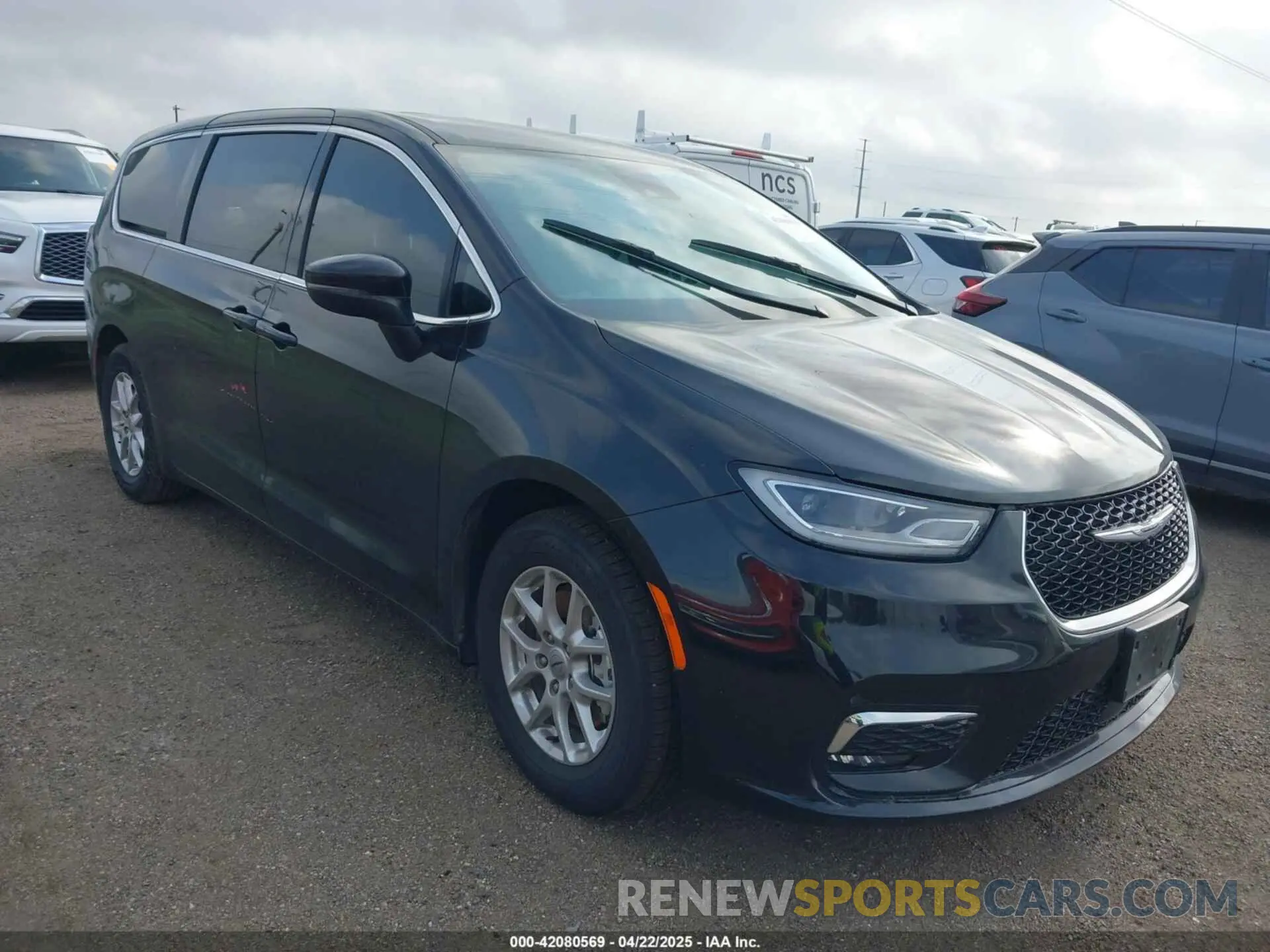 1 Photograph of a damaged car 2C4RC1FG0PR555555 CHRYSLER PACIFICA 2023