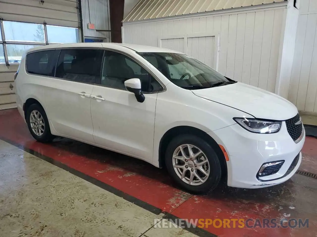 4 Photograph of a damaged car 2C4RC1FG8PR582339 CHRYSLER PACIFICA 2023
