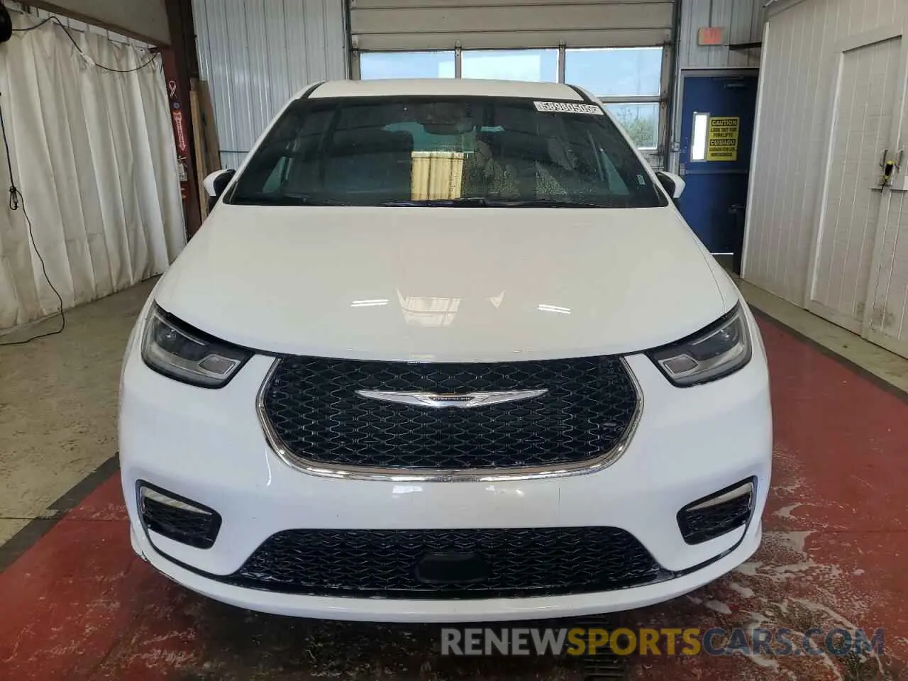 5 Photograph of a damaged car 2C4RC1FG8PR582339 CHRYSLER PACIFICA 2023